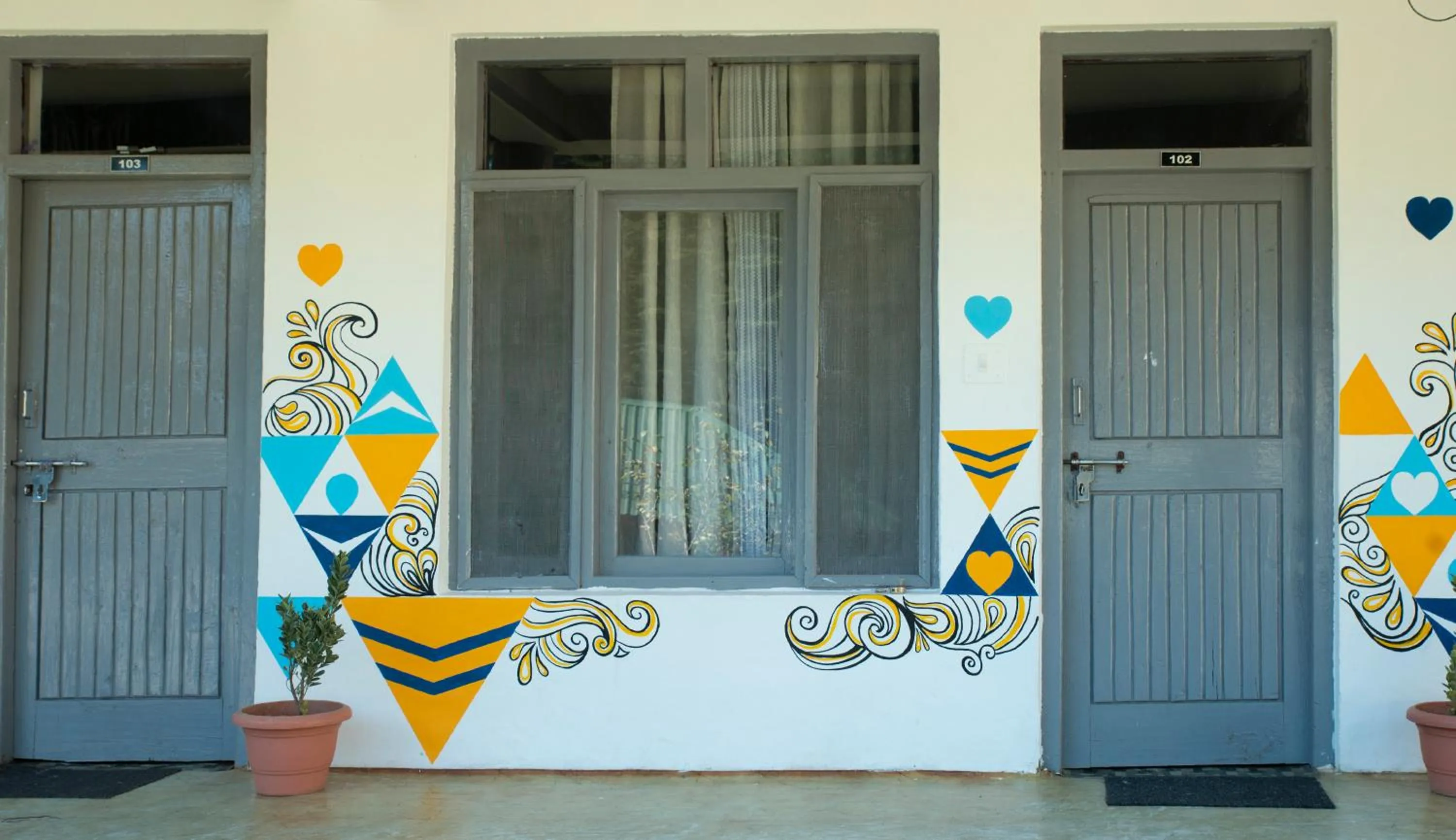 Property building in Young Monk Hostel & Cafe Old Manali