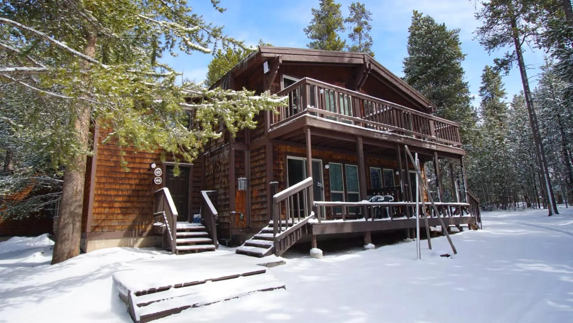 Property building in Timbers at Island Park