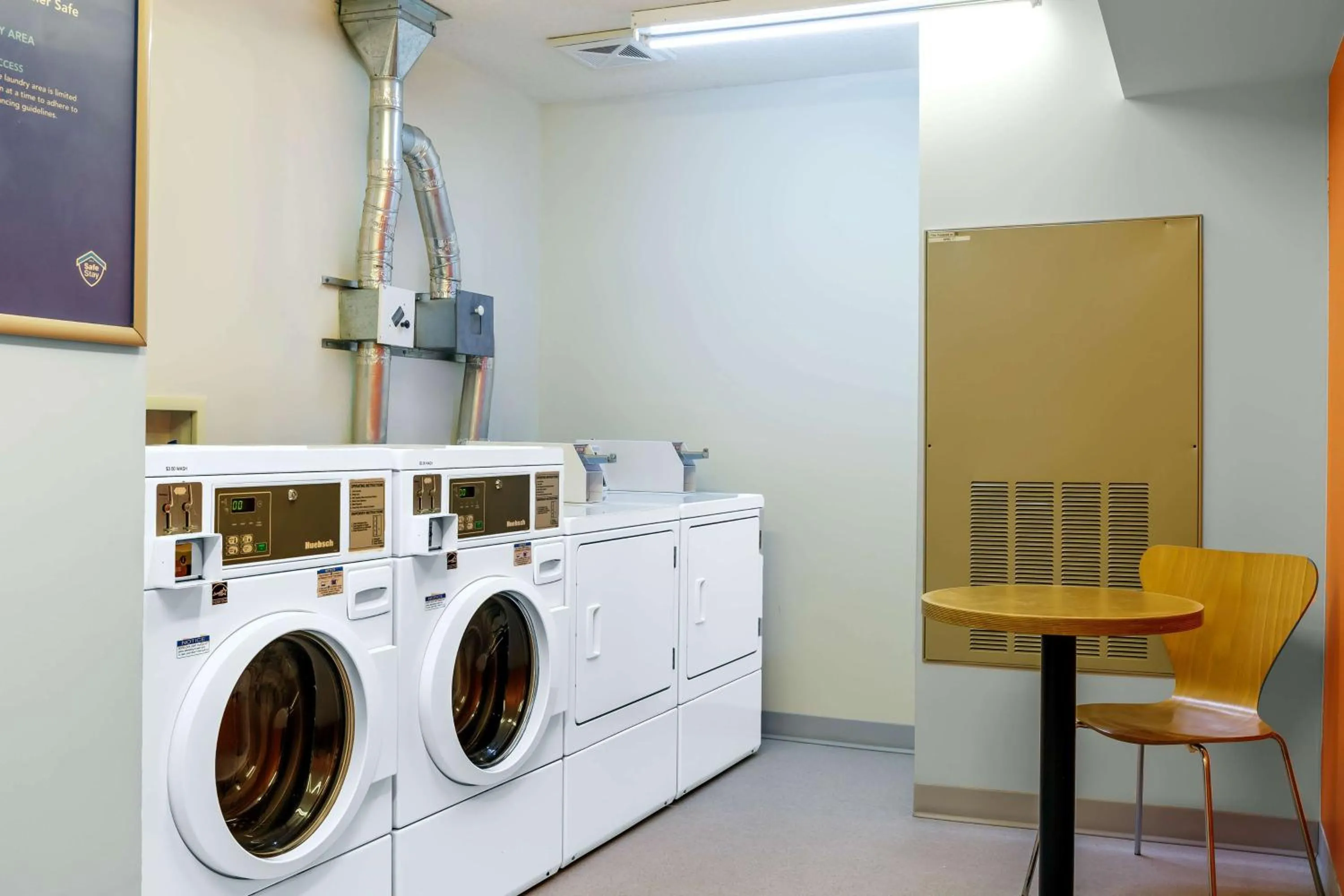 Property building in Motel 6-Swift Current, SK