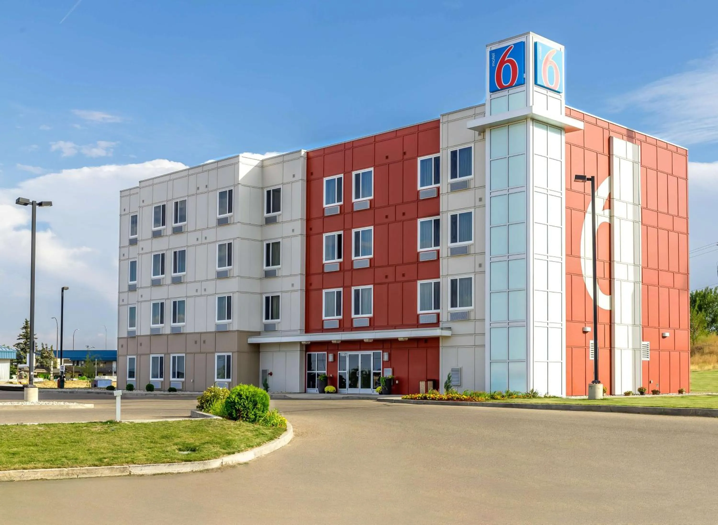 Property building in Motel 6-Swift Current, SK