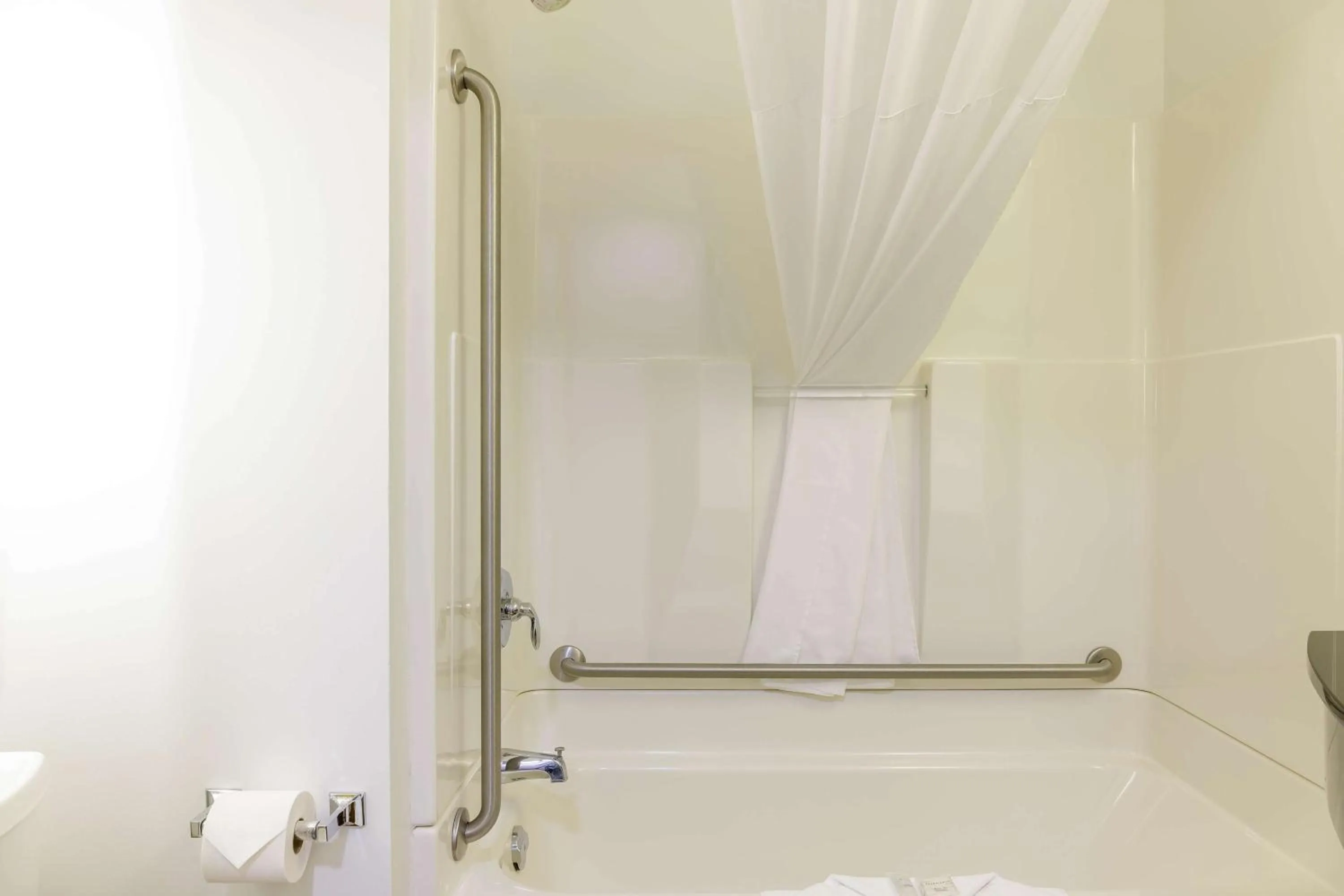 Bathroom in Motel 6-Swift Current, SK