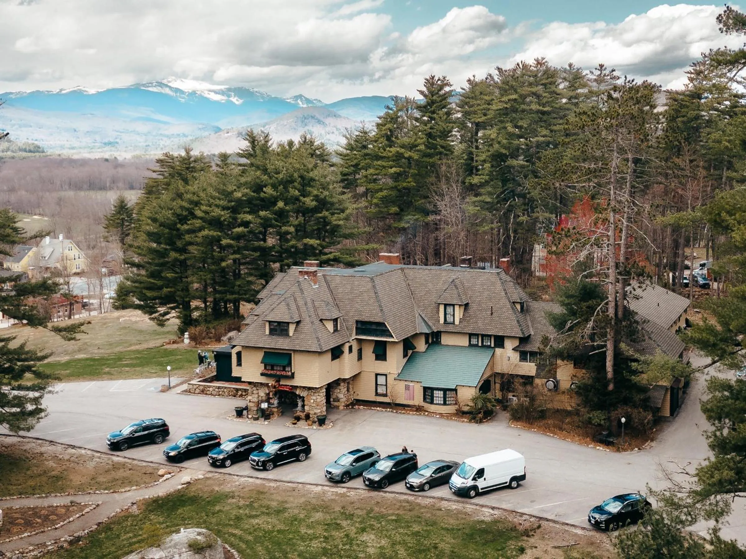 Stonehurst Manor Breakfast & Dinner Included