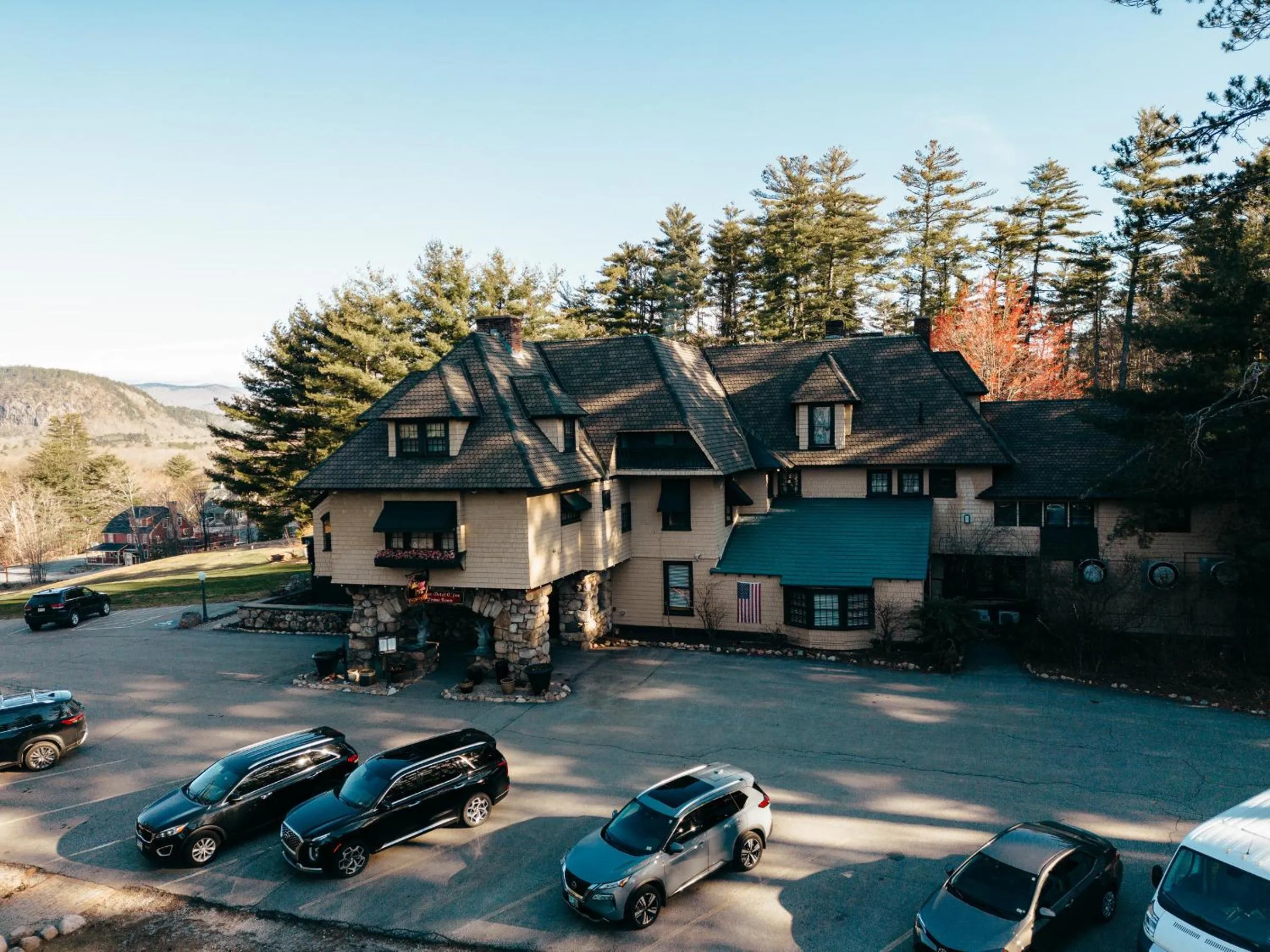 Stonehurst Manor Breakfast & Dinner Included