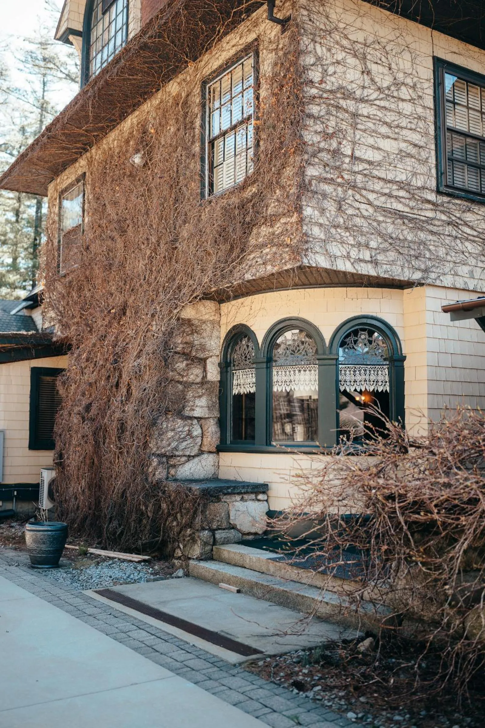 Stonehurst Manor Breakfast & Dinner Included