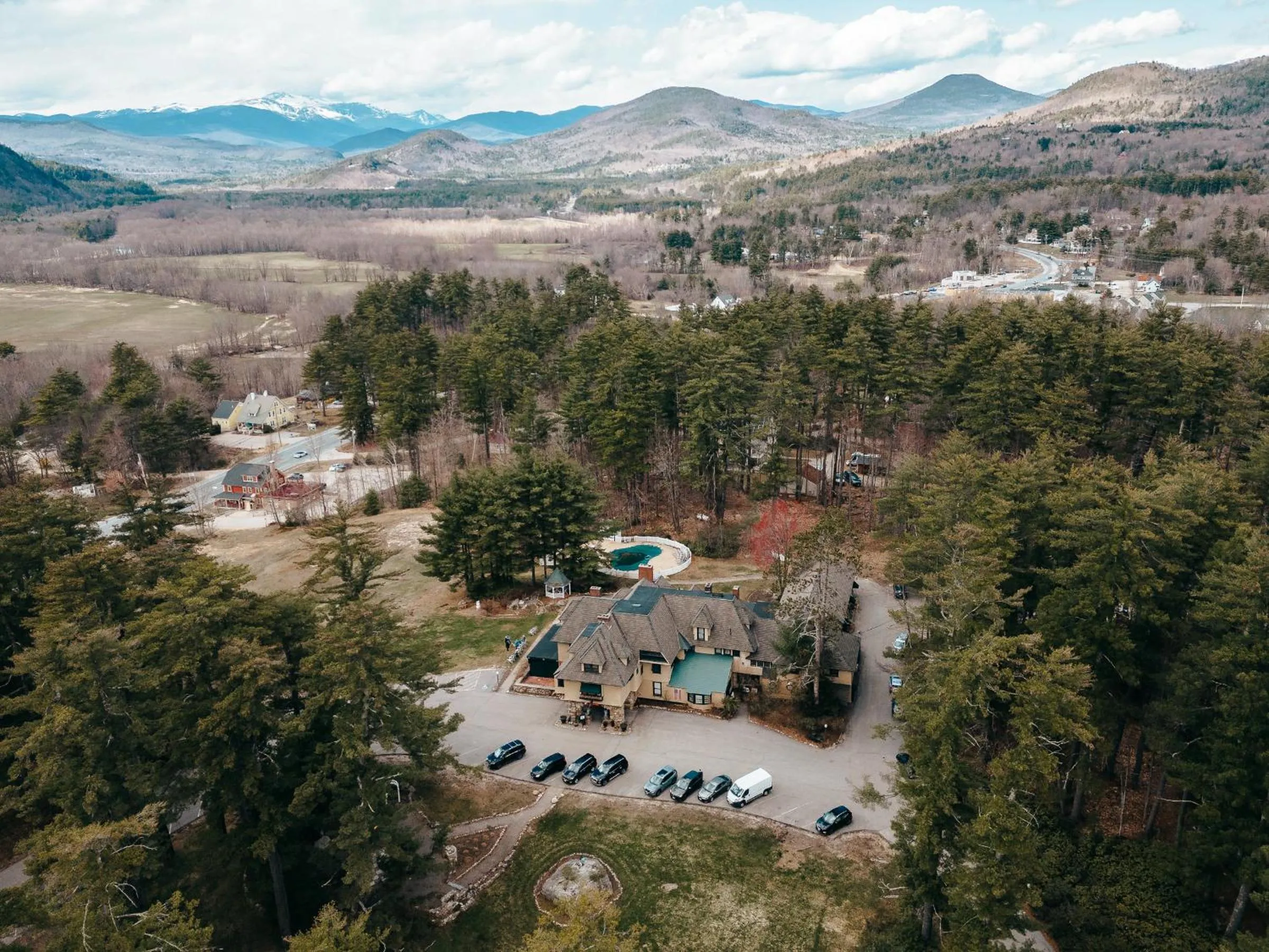 Stonehurst Manor Breakfast & Dinner Included