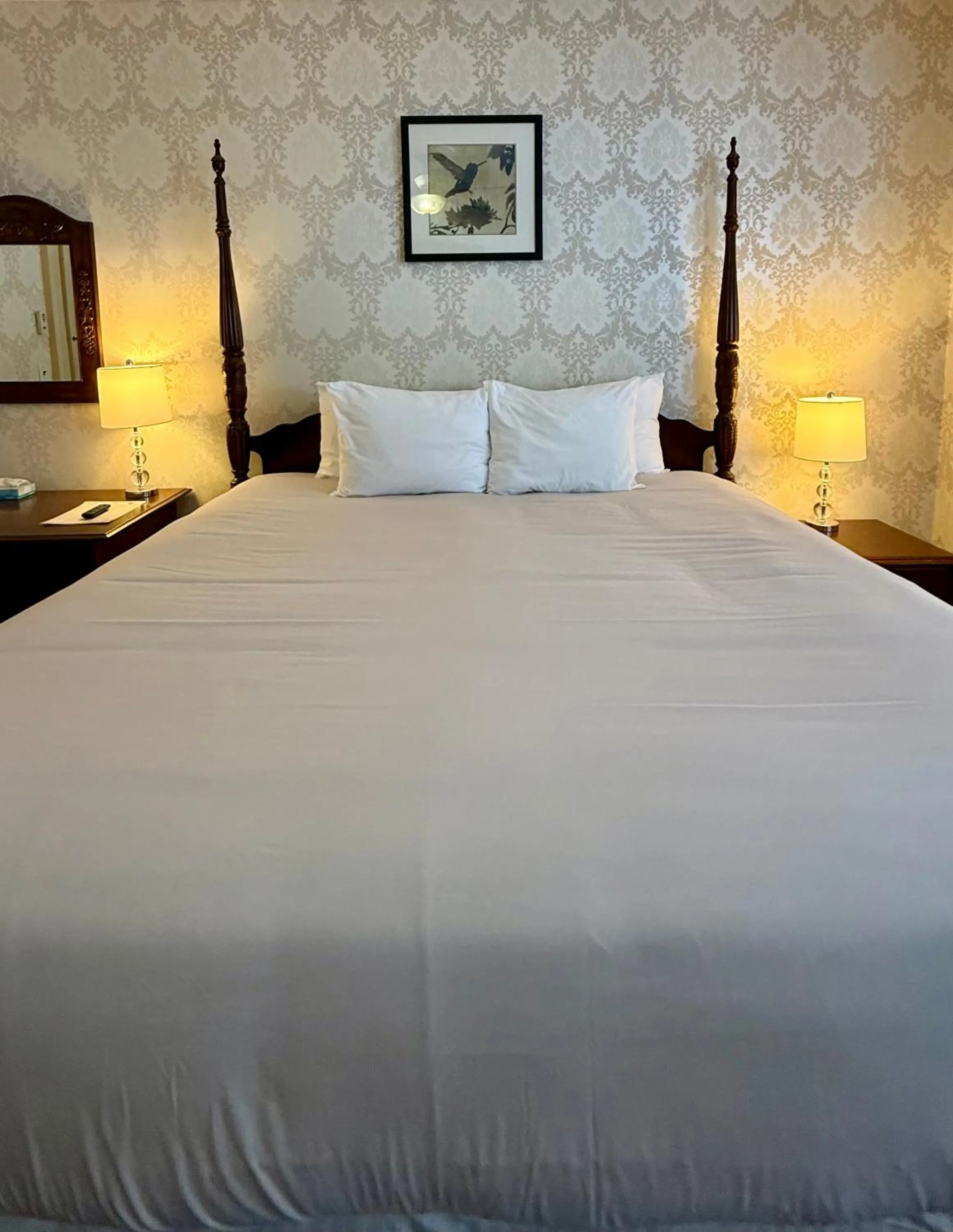 Bed in Stonehurst Manor Breakfast & Dinner Included