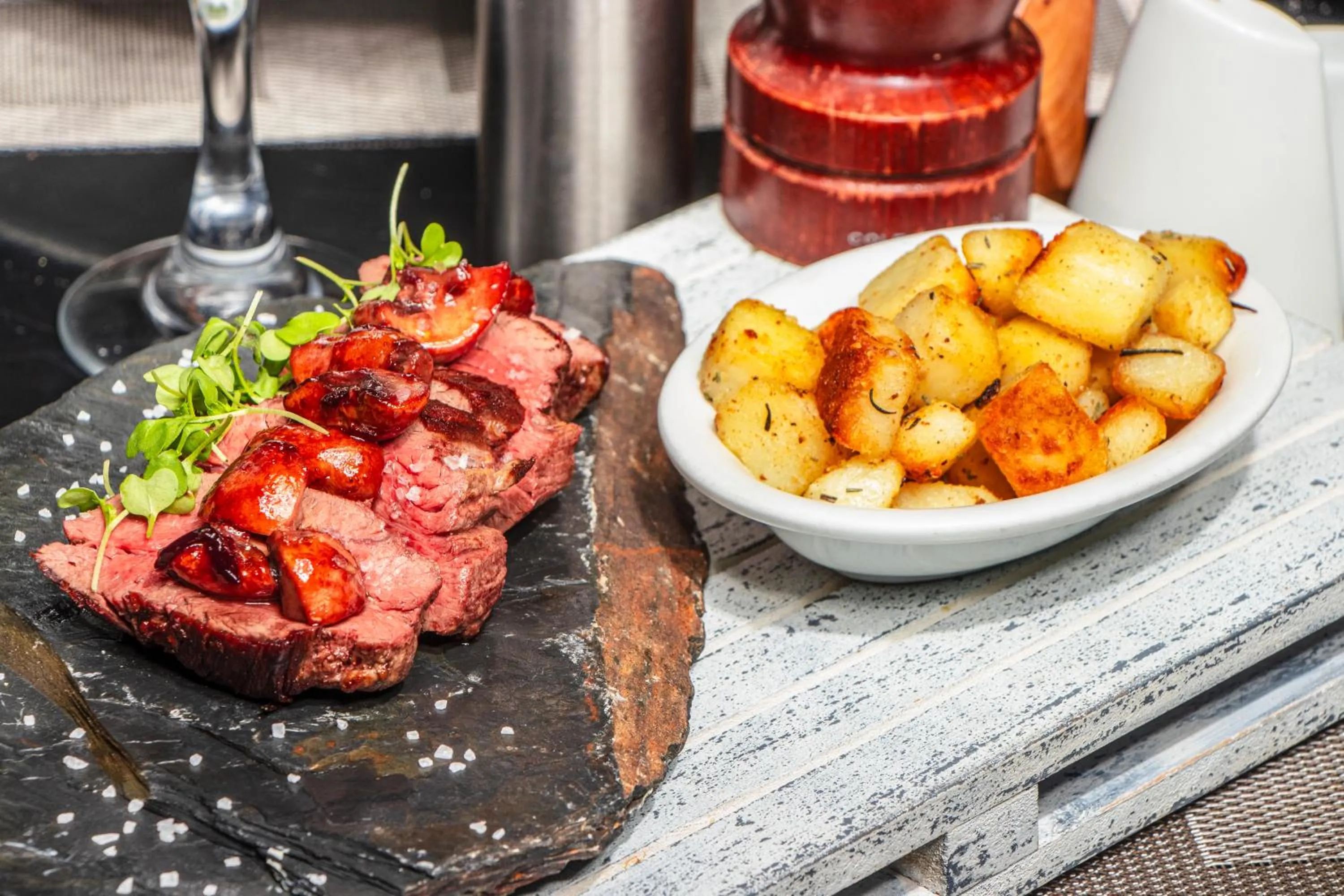 Restaurant/places to eat in Biohotel Organic Suites Bogotá