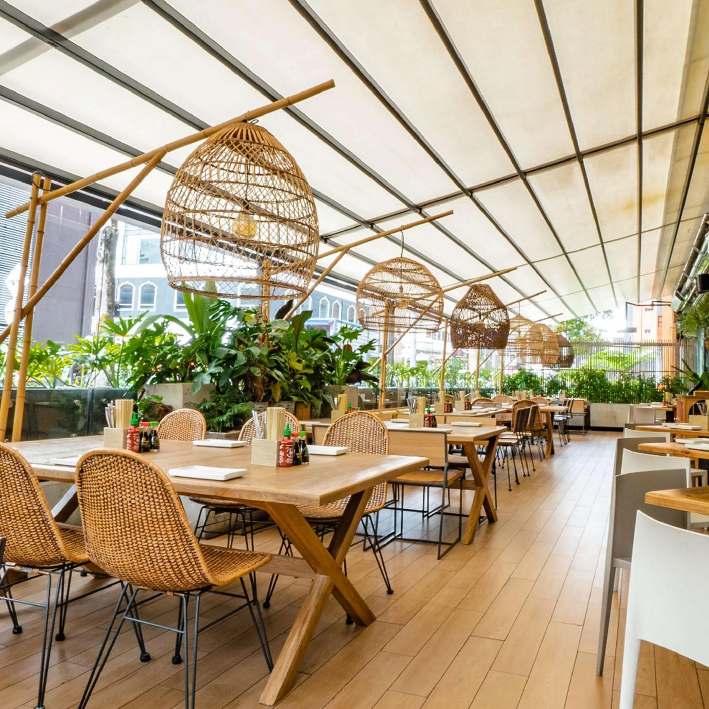 Restaurant/places to eat in Salvio Parque 93 Bogota, Curio Collection by Hilton