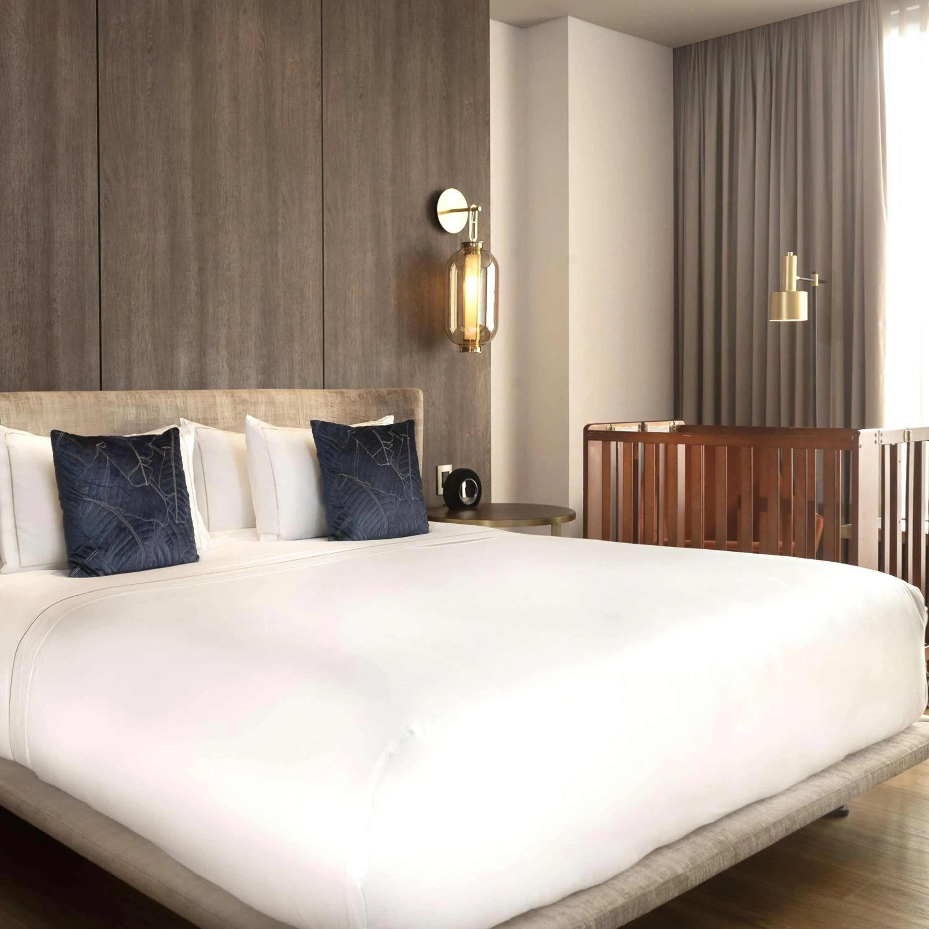 Communal lounge/ TV room, Bed in Salvio Parque 93 Bogota, Curio Collection by Hilton