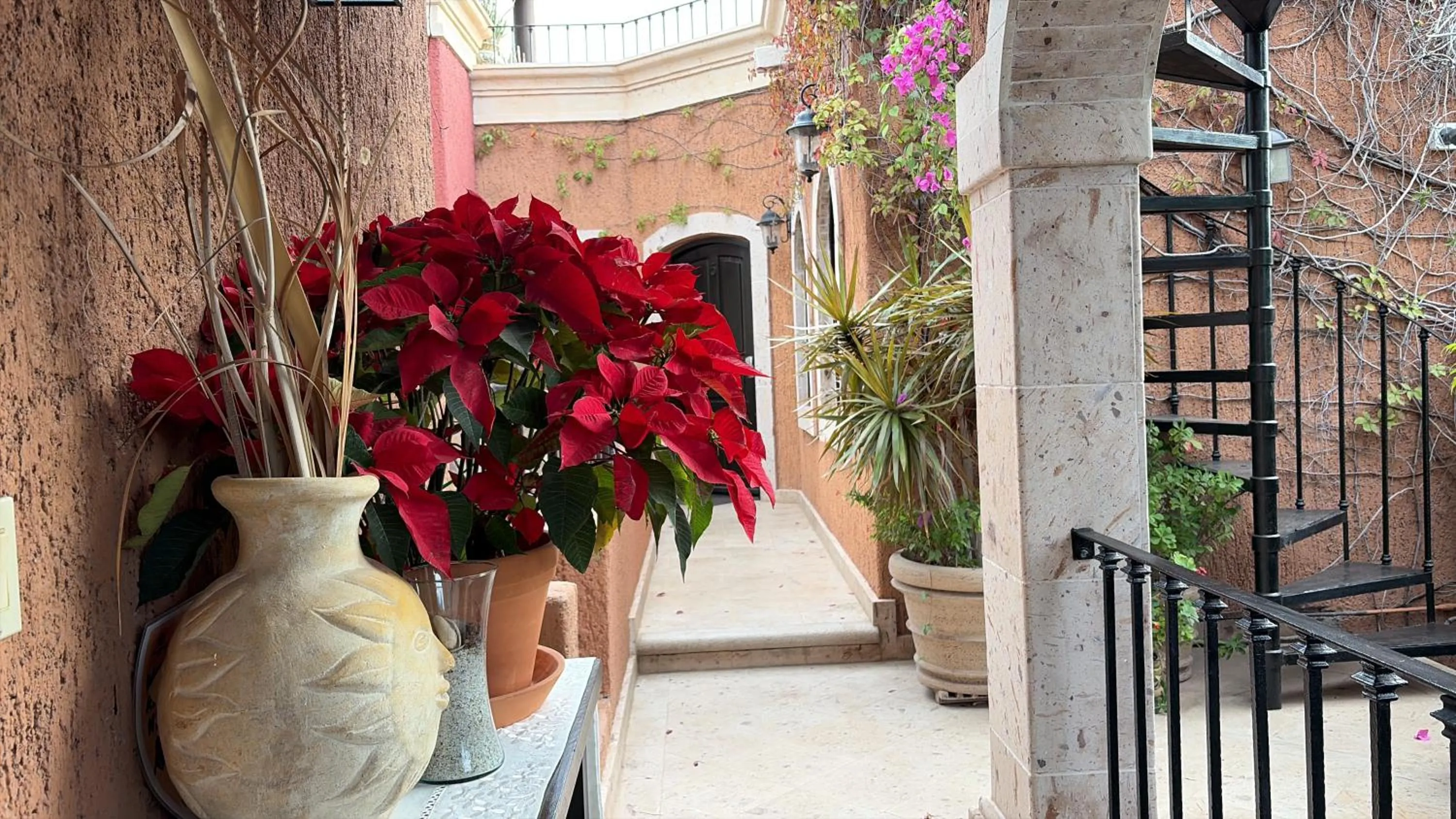 Property building in Posada del Cortes