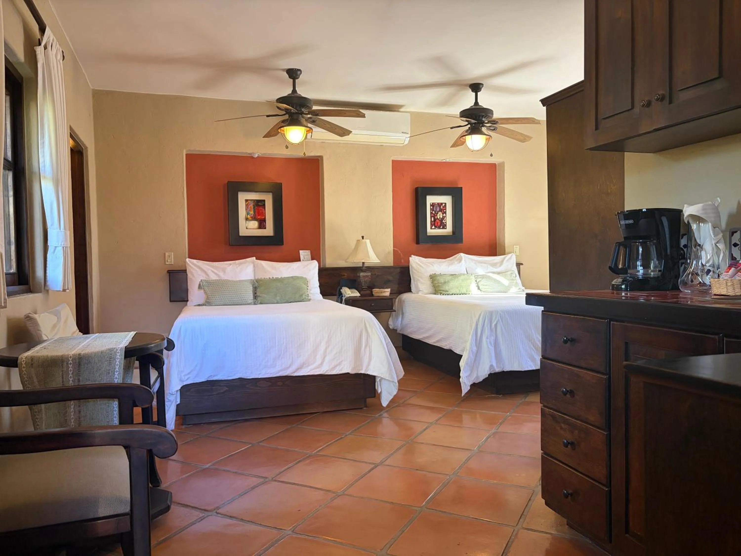 Coffee/tea facilities, Bed in Posada del Cortes