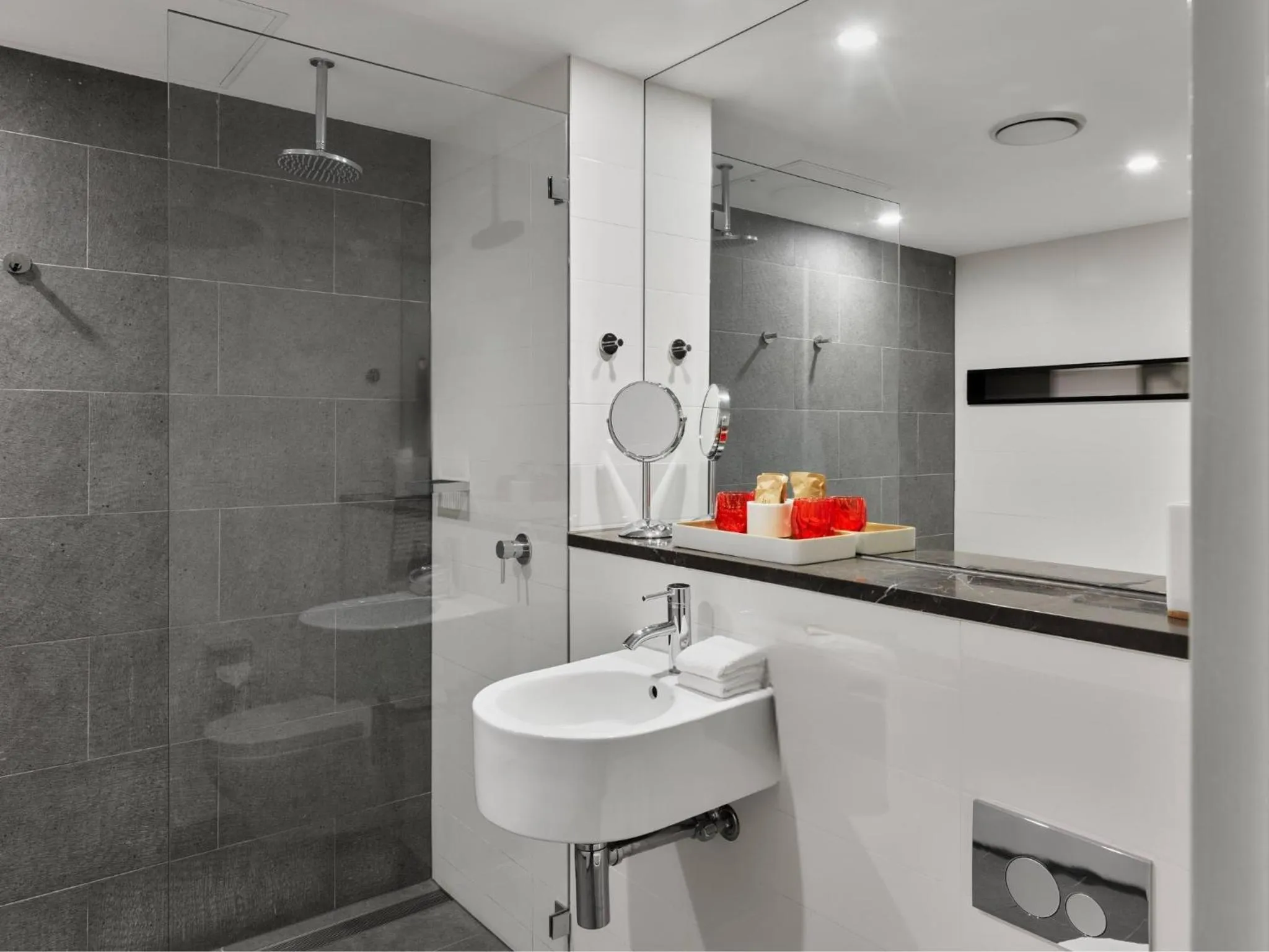 Bathroom in Hotel Woolstore 1888, Sydney - Handwritten Collection