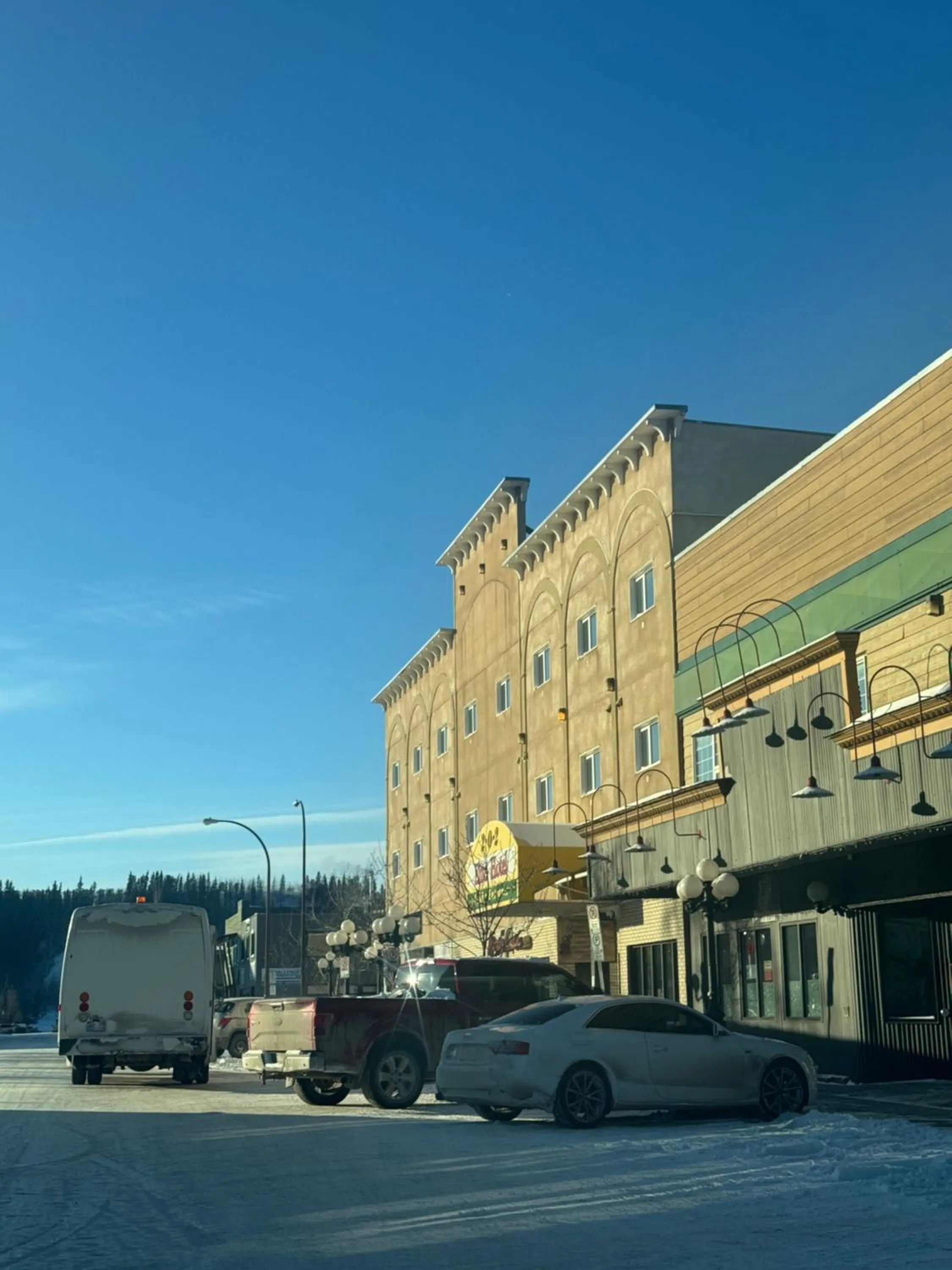 Elite Hotel -Downtown Center- "Ski & Northern light Tour" "Hot Spring Tour "Long-term stay"