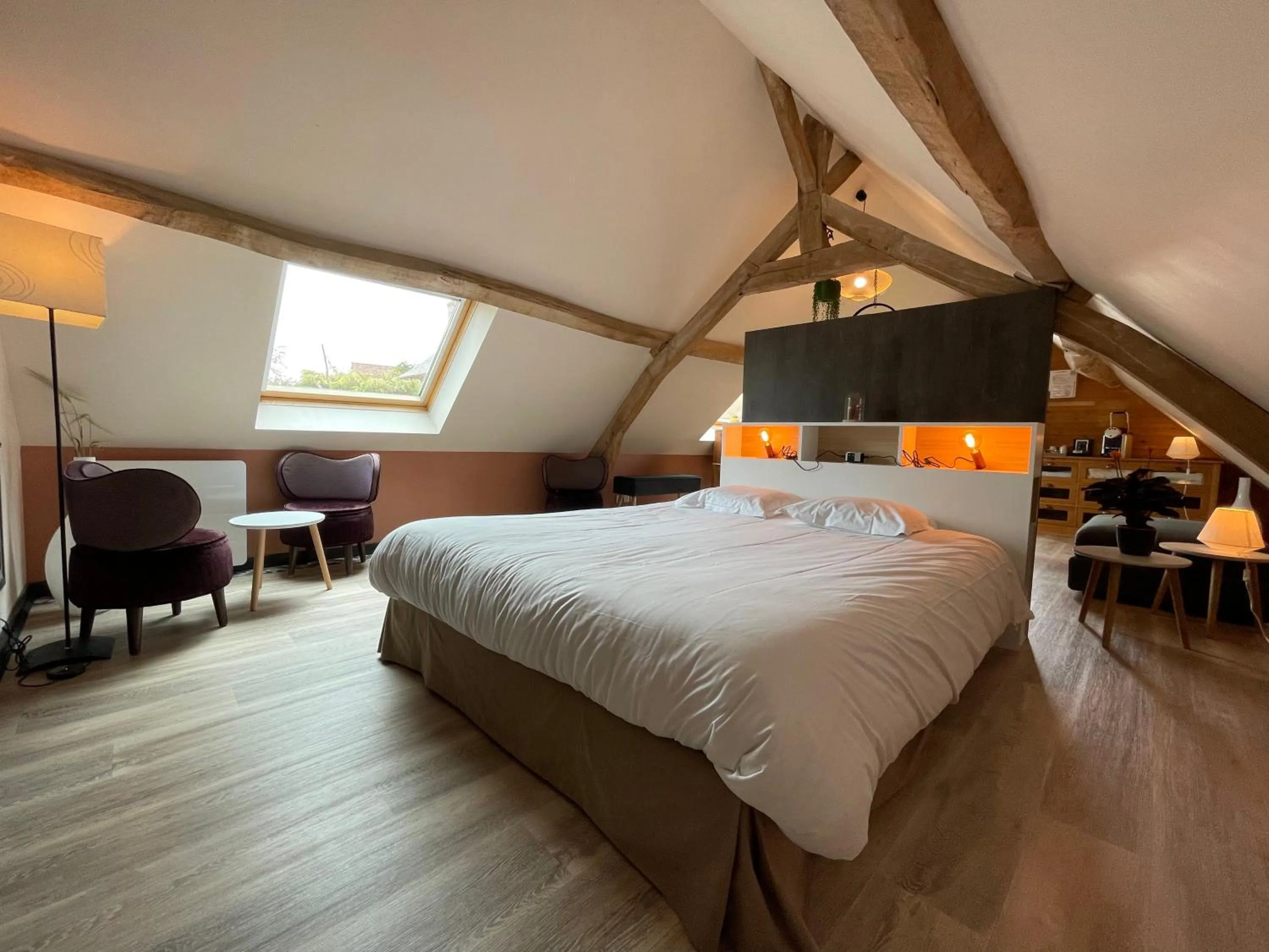 Bedroom, Bed in Au Presbytère de Saigneville