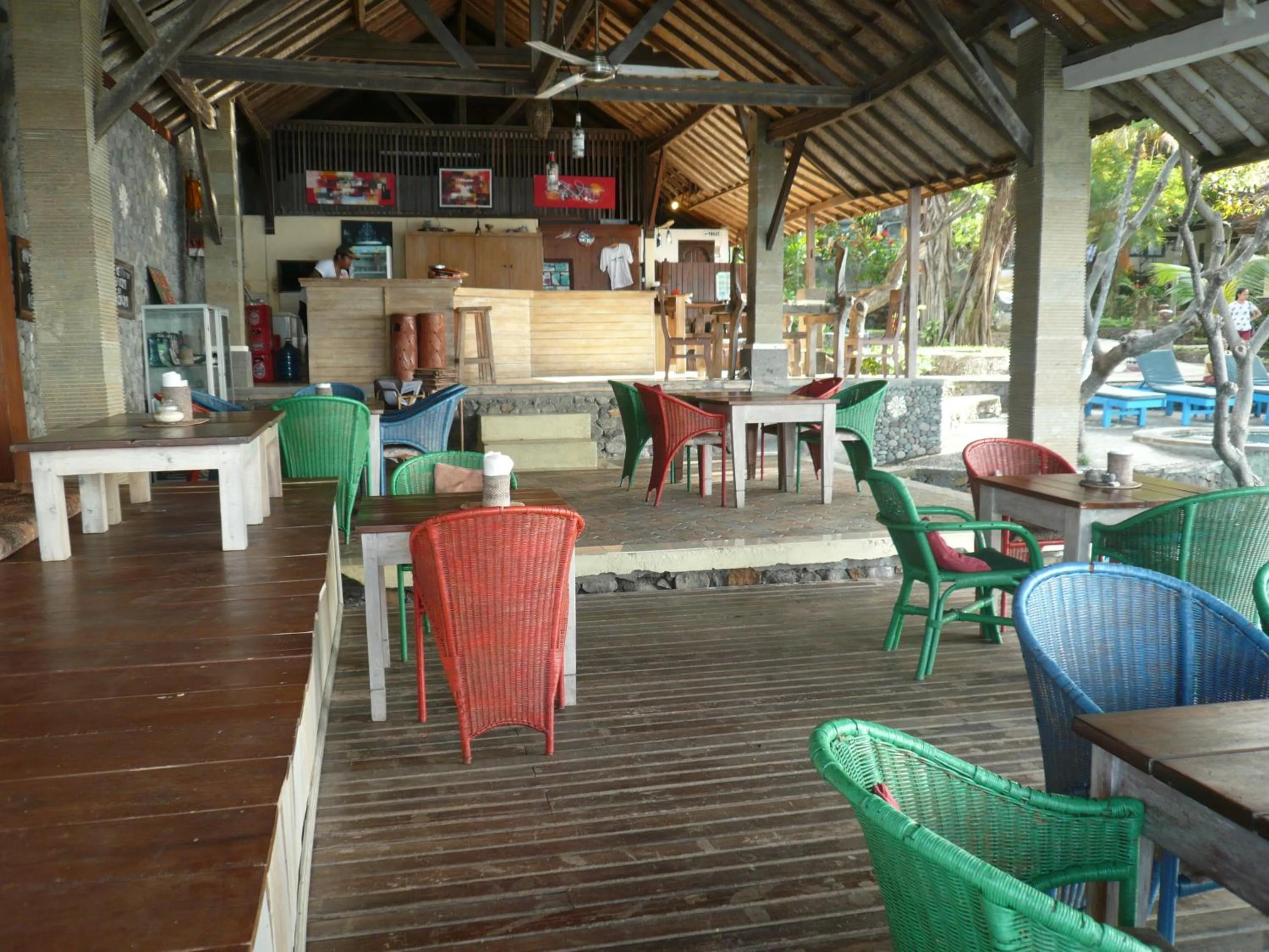Restaurant/places to eat in Wawa Wewe II Villas