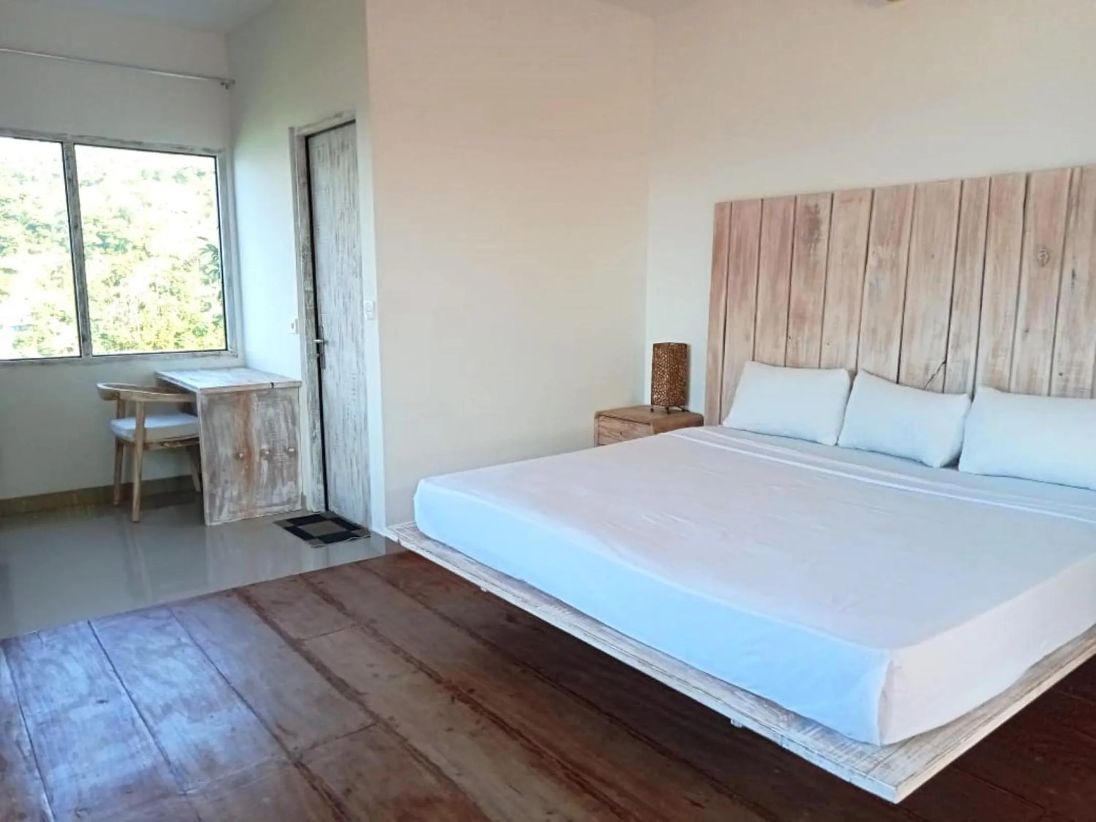 Bed in Wawa Wewe Rock