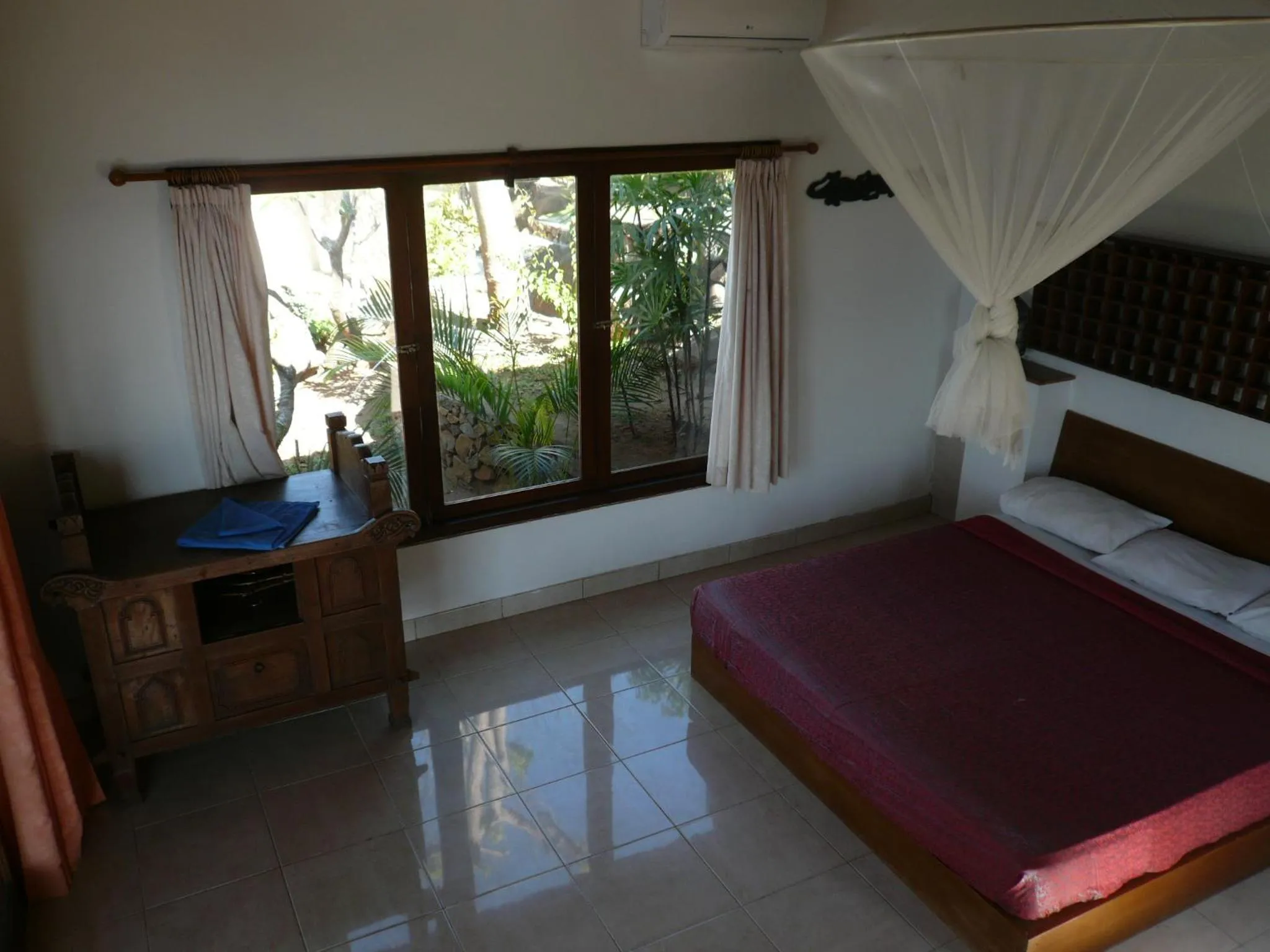 Photo of the whole room, Bed in Wawa Wewe Rock