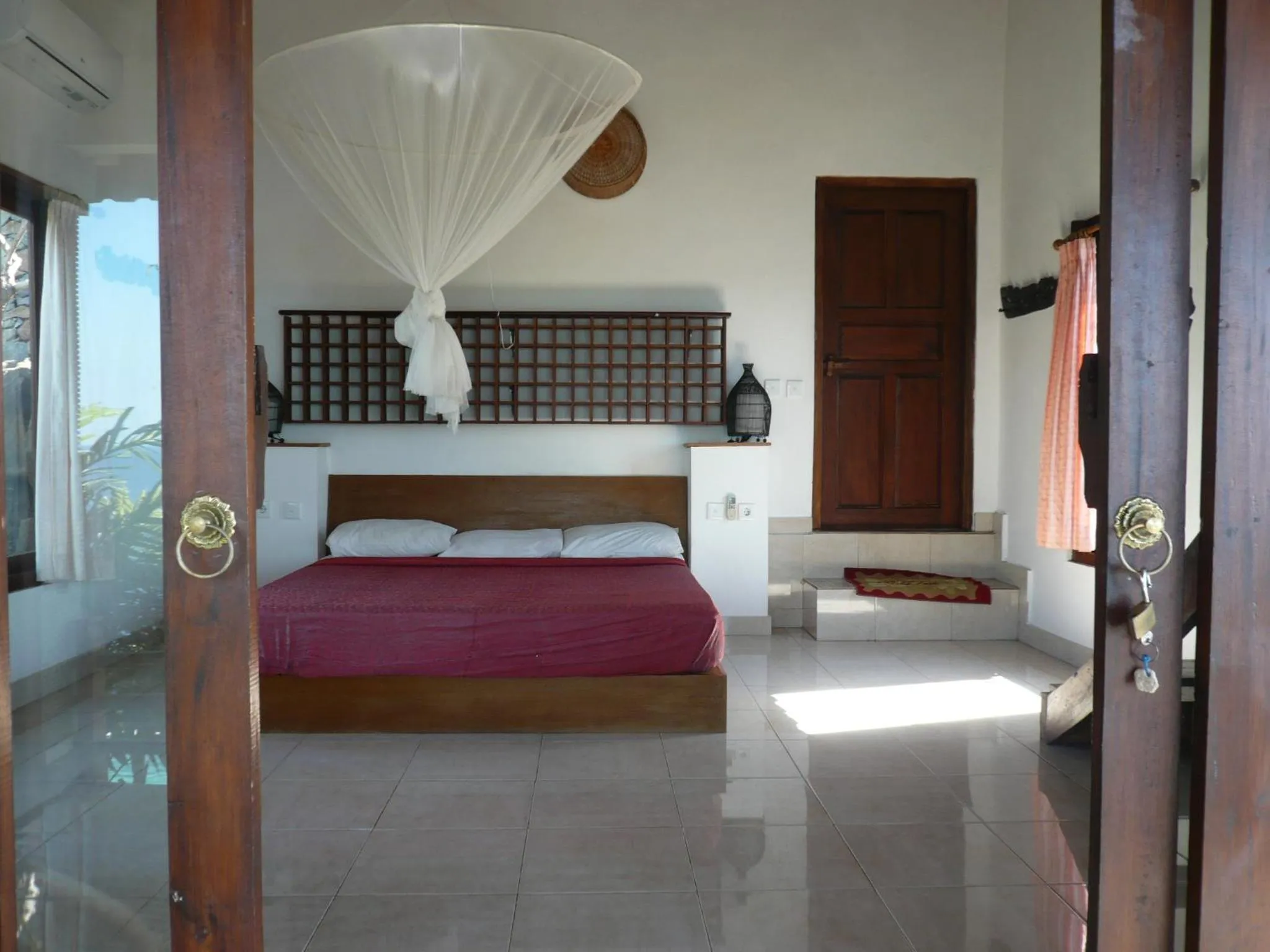 Photo of the whole room, Bed in Wawa Wewe Rock