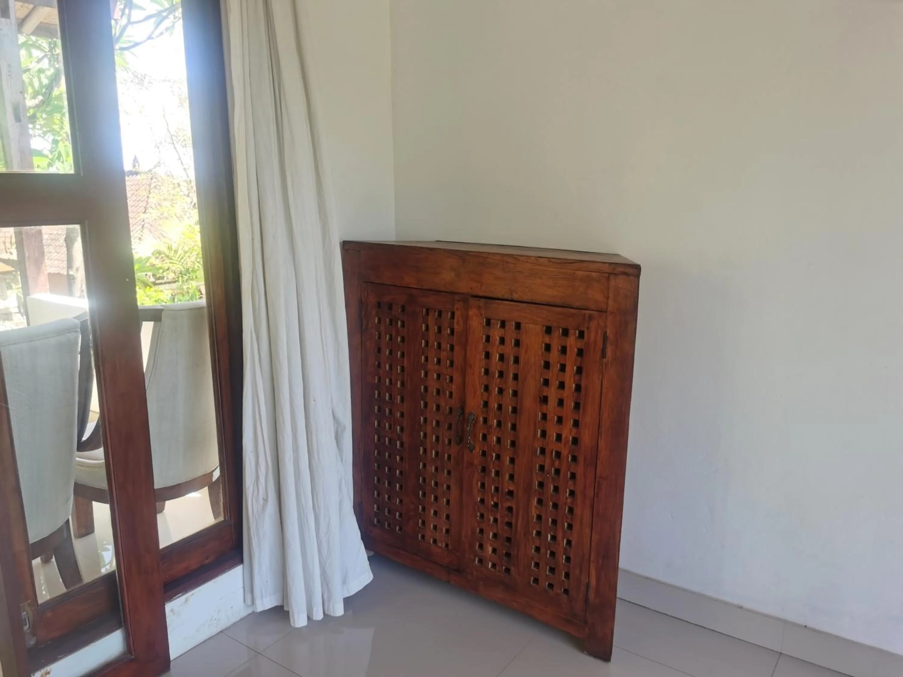 wardrobe in Wawa Wewe Rock