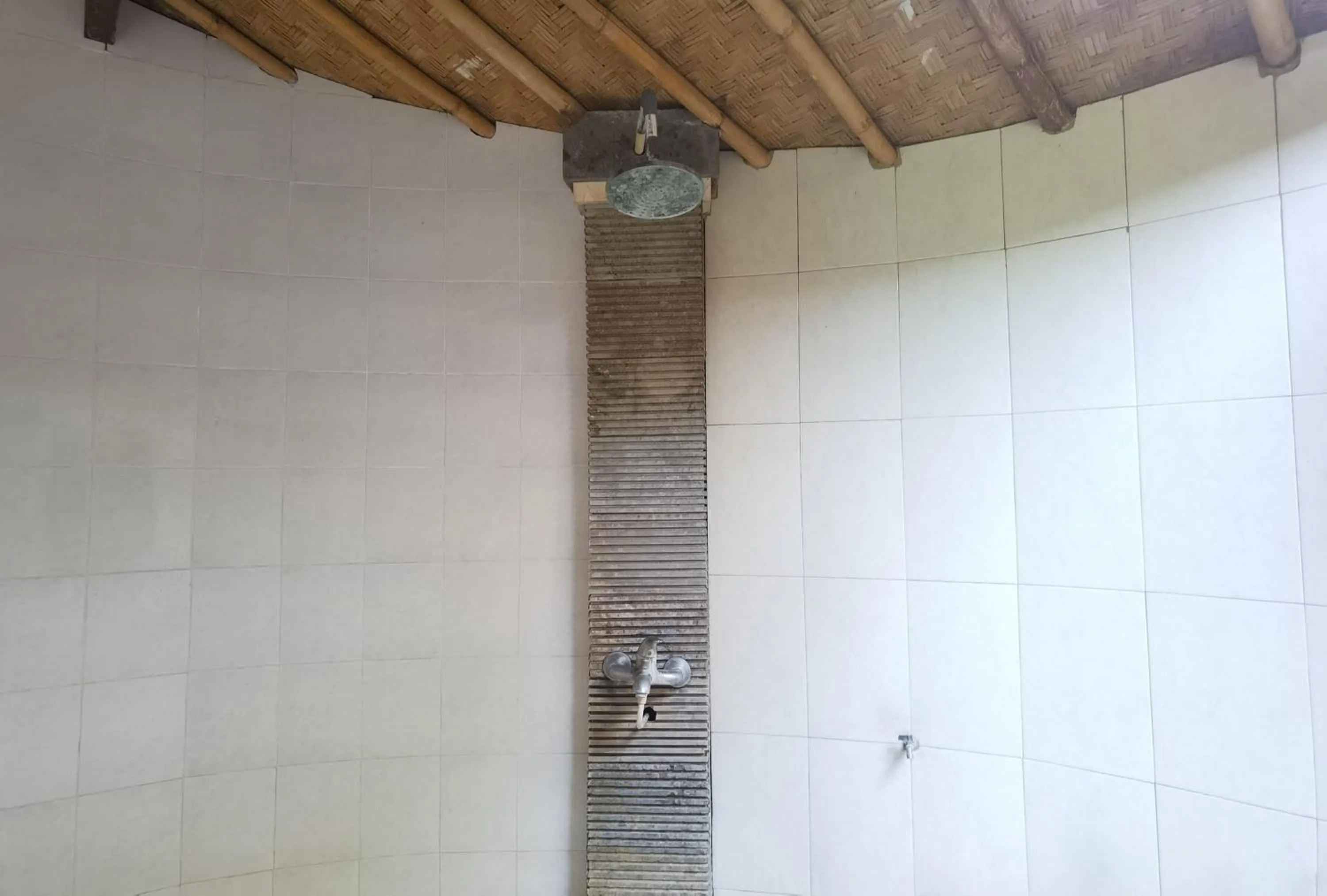 Shower in Wawa Wewe Rock