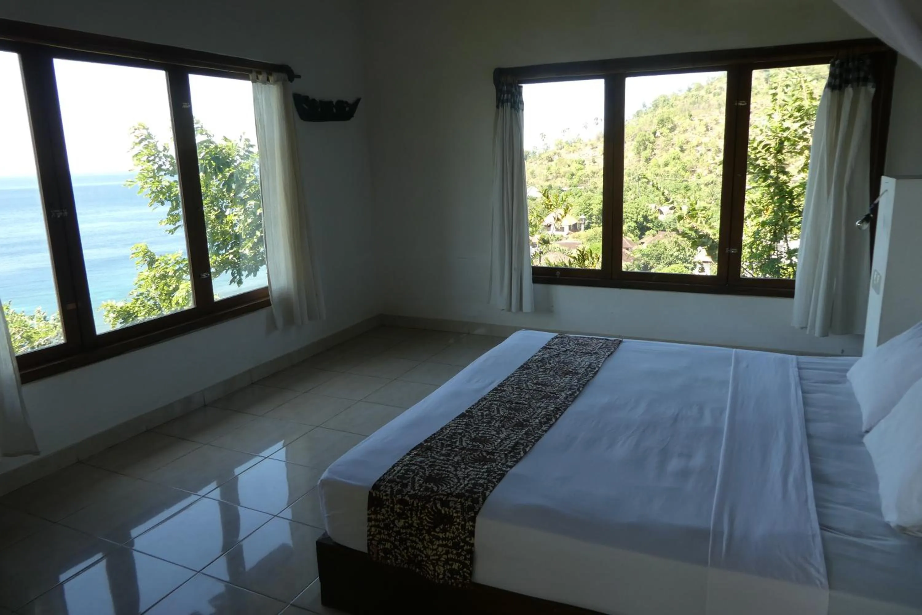 Sea view, Bed in Wawa Wewe Rock