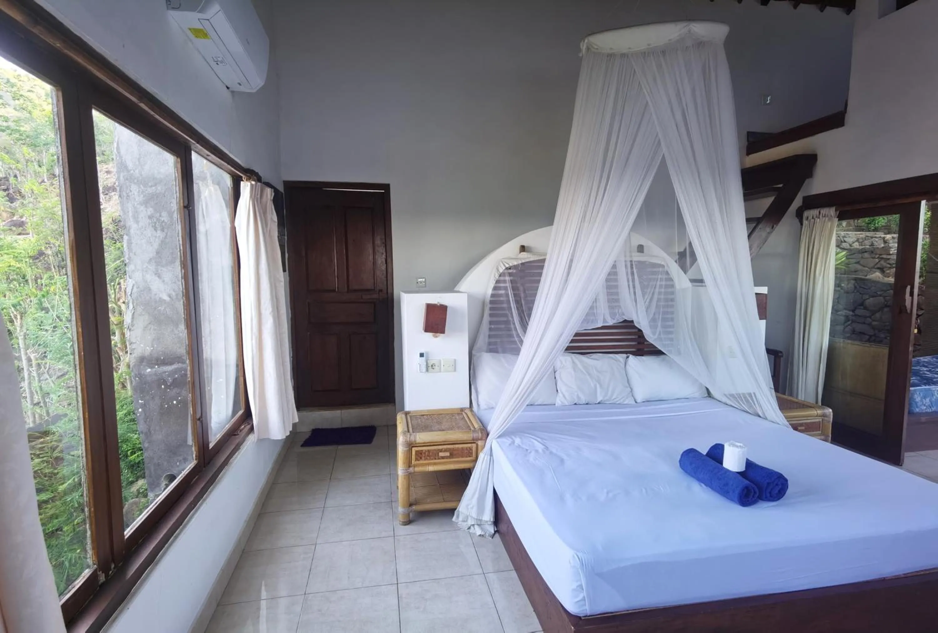 Bed in Wawa Wewe Rock