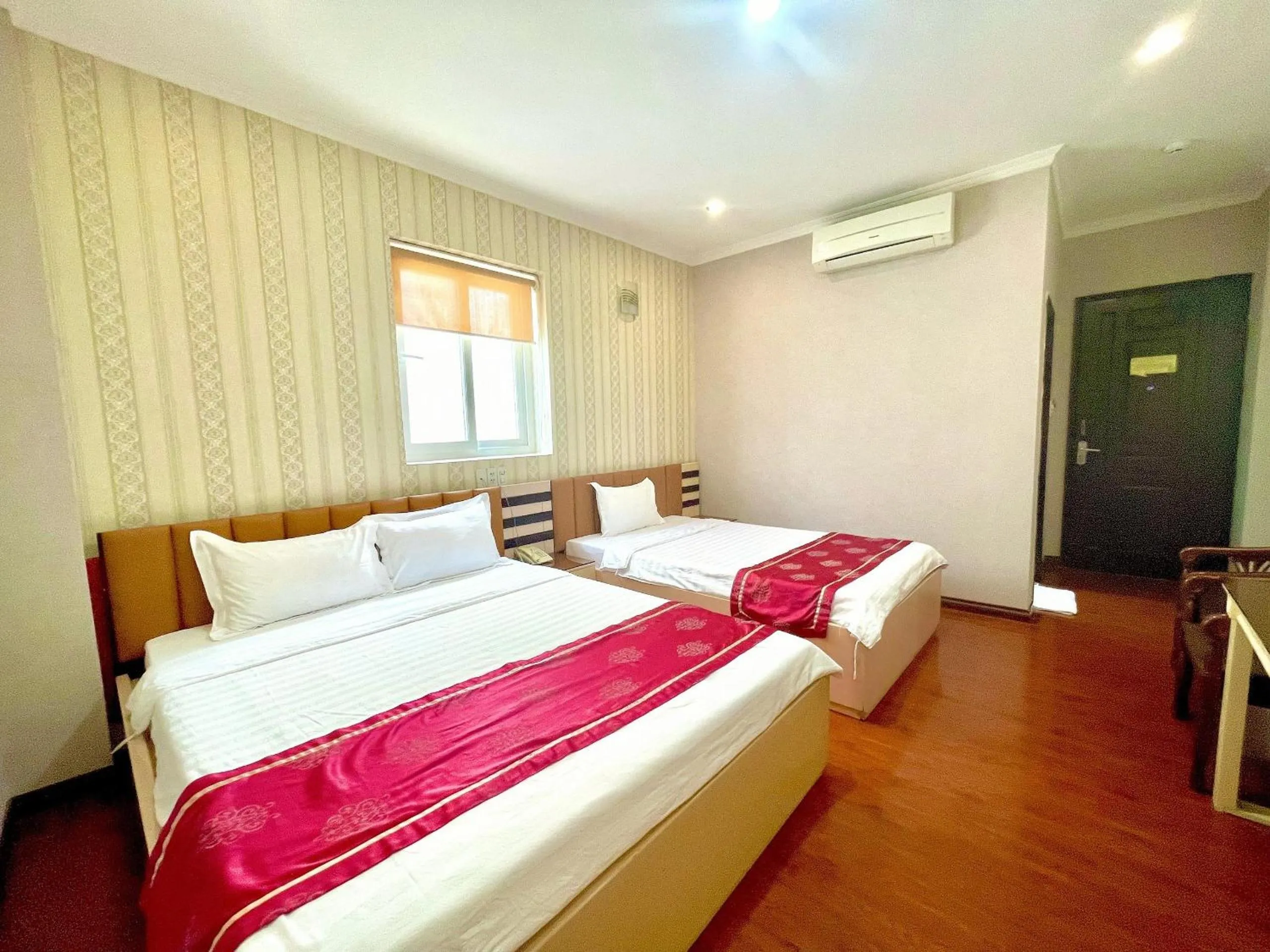 Standard Triple Room in Linh Phuong 2 Hotel
