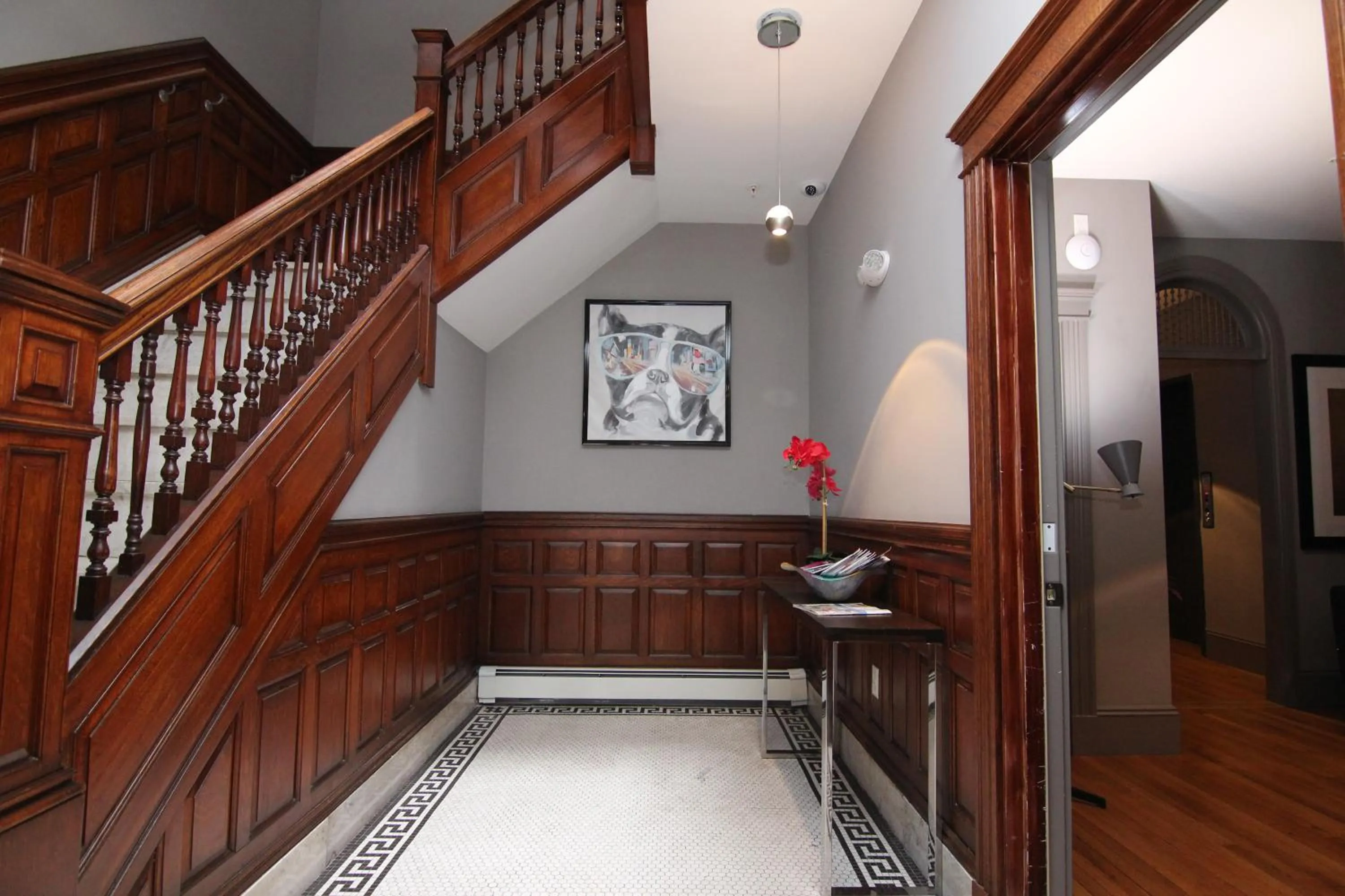 Lobby or reception in A Stylish Stay w/ a Queen Bed, Heated Floors.. #23