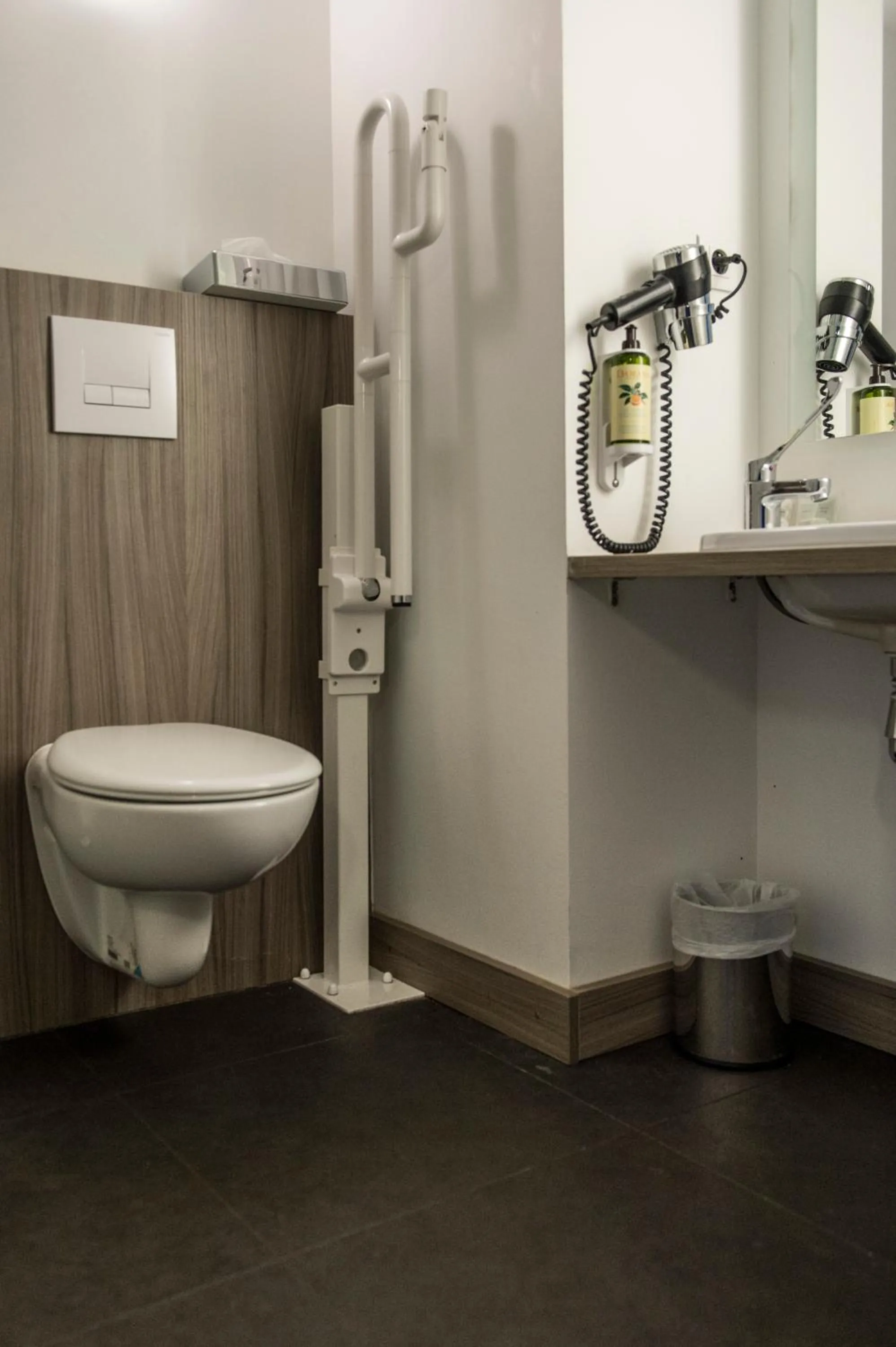 Bathroom in Suite Home Porticcio