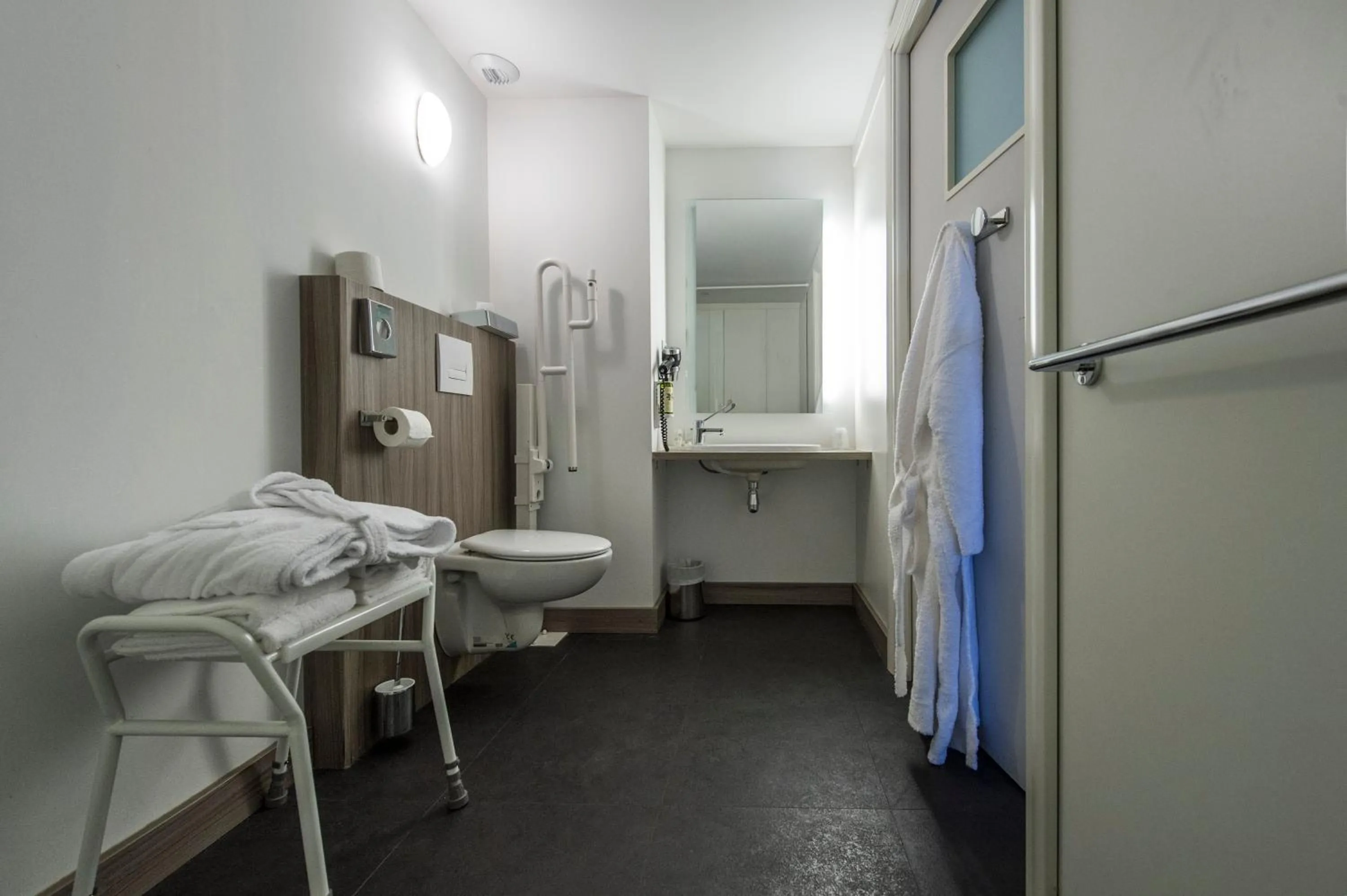 Bathroom in Suite Home Porticcio