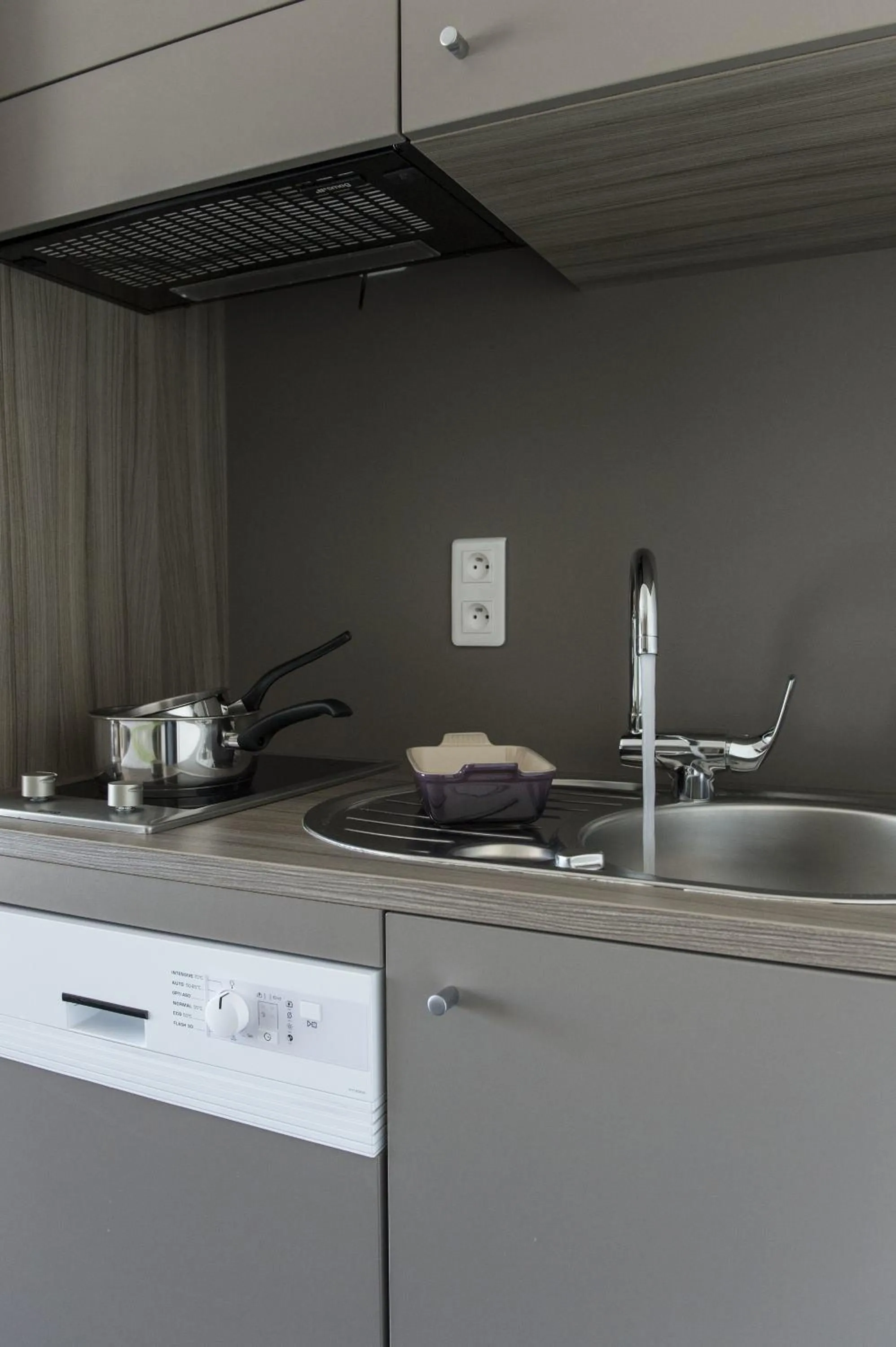 Kitchen or kitchenette in Suite Home Porticcio