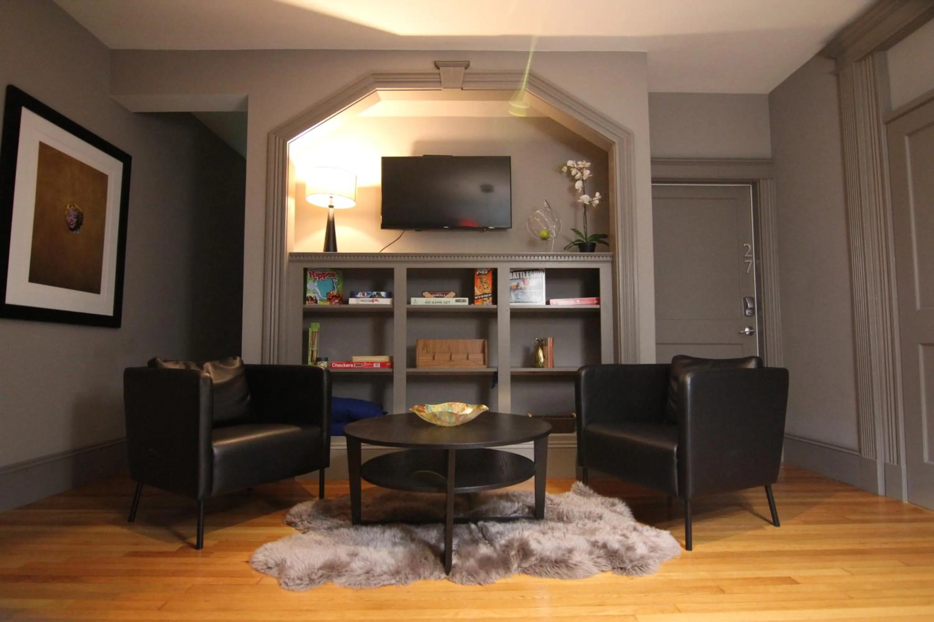 Communal lounge/ TV room in A Stylish Stay w/ a Queen Bed, Heated Floors.. #33