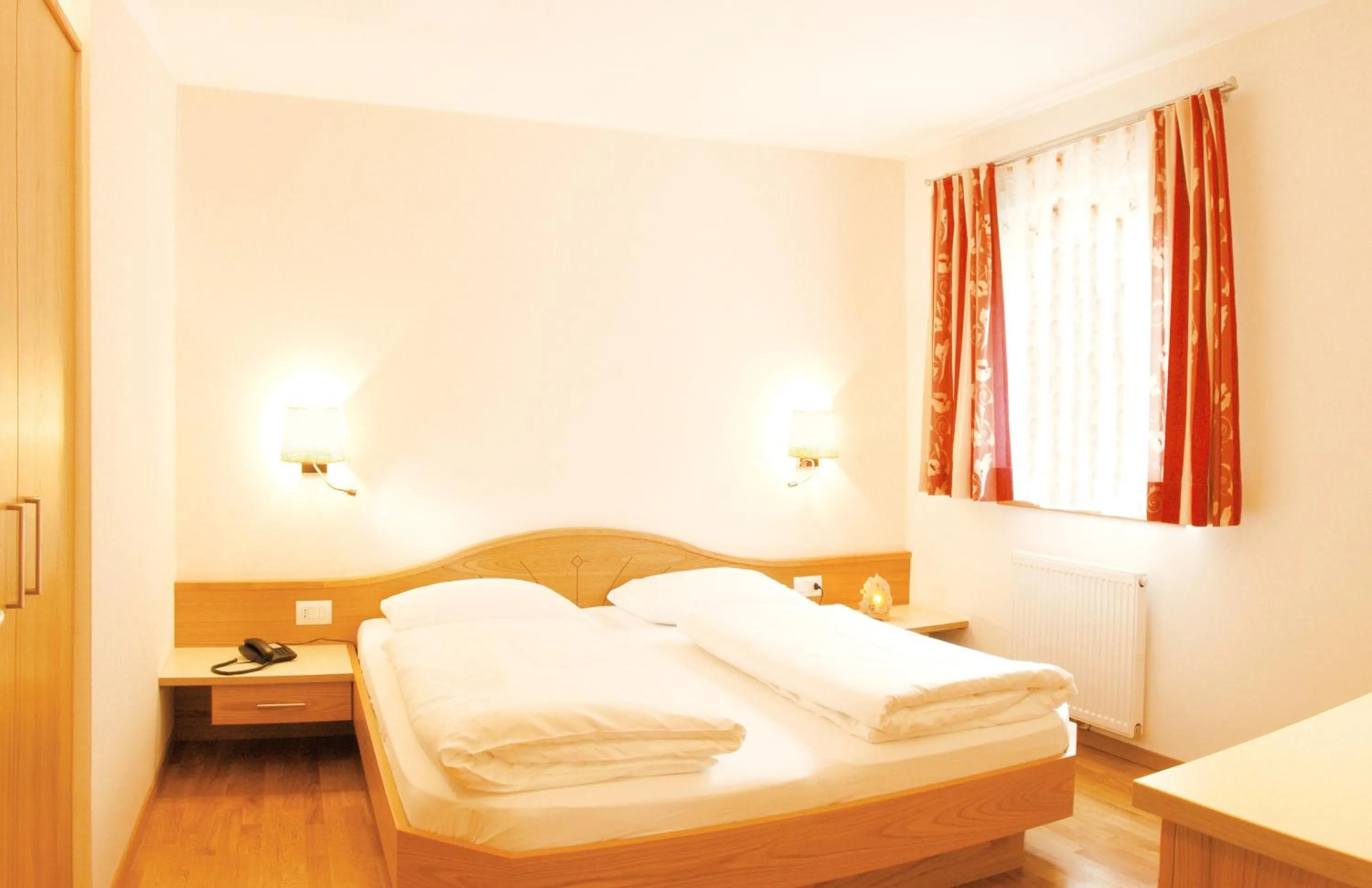 Bedroom, Bed in Hotel Sonnenhof