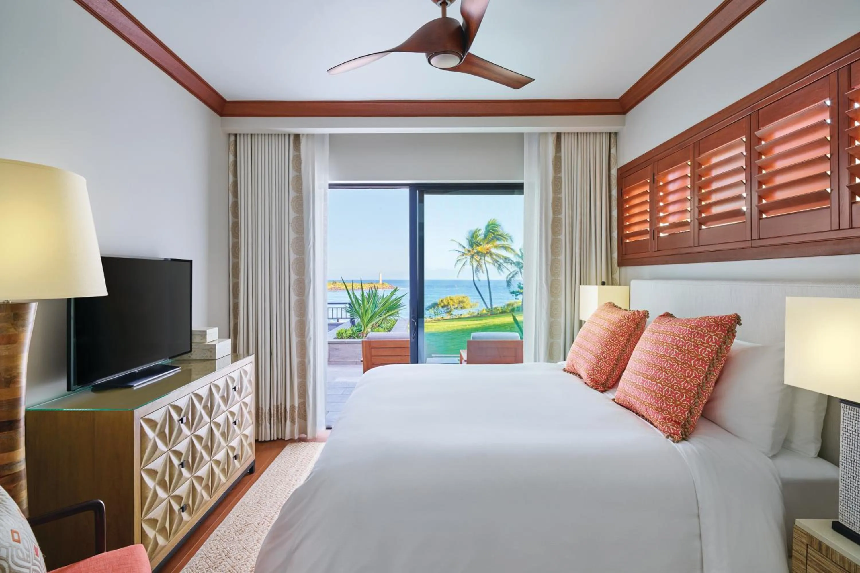 Bedroom, Bed in Timbers Kauai Ocean Club & Residences