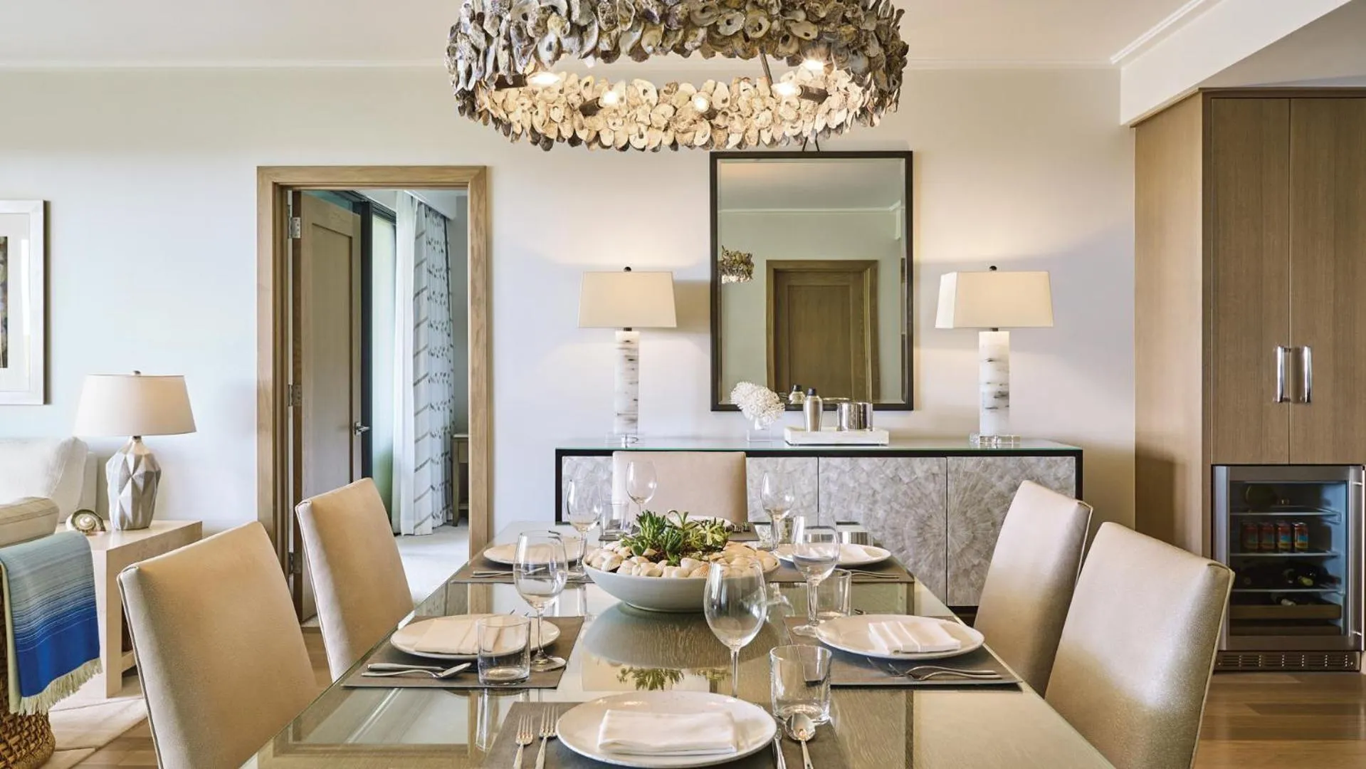 Dining area in Timbers Kauai Ocean Club & Residences