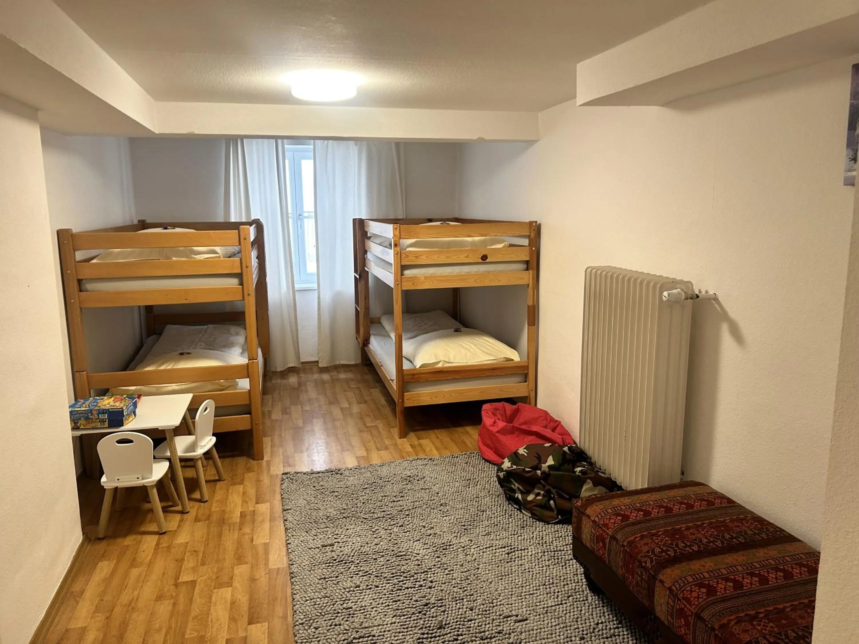 bunk bed, Bed in Brauereigasthof zur Münz seit 1586