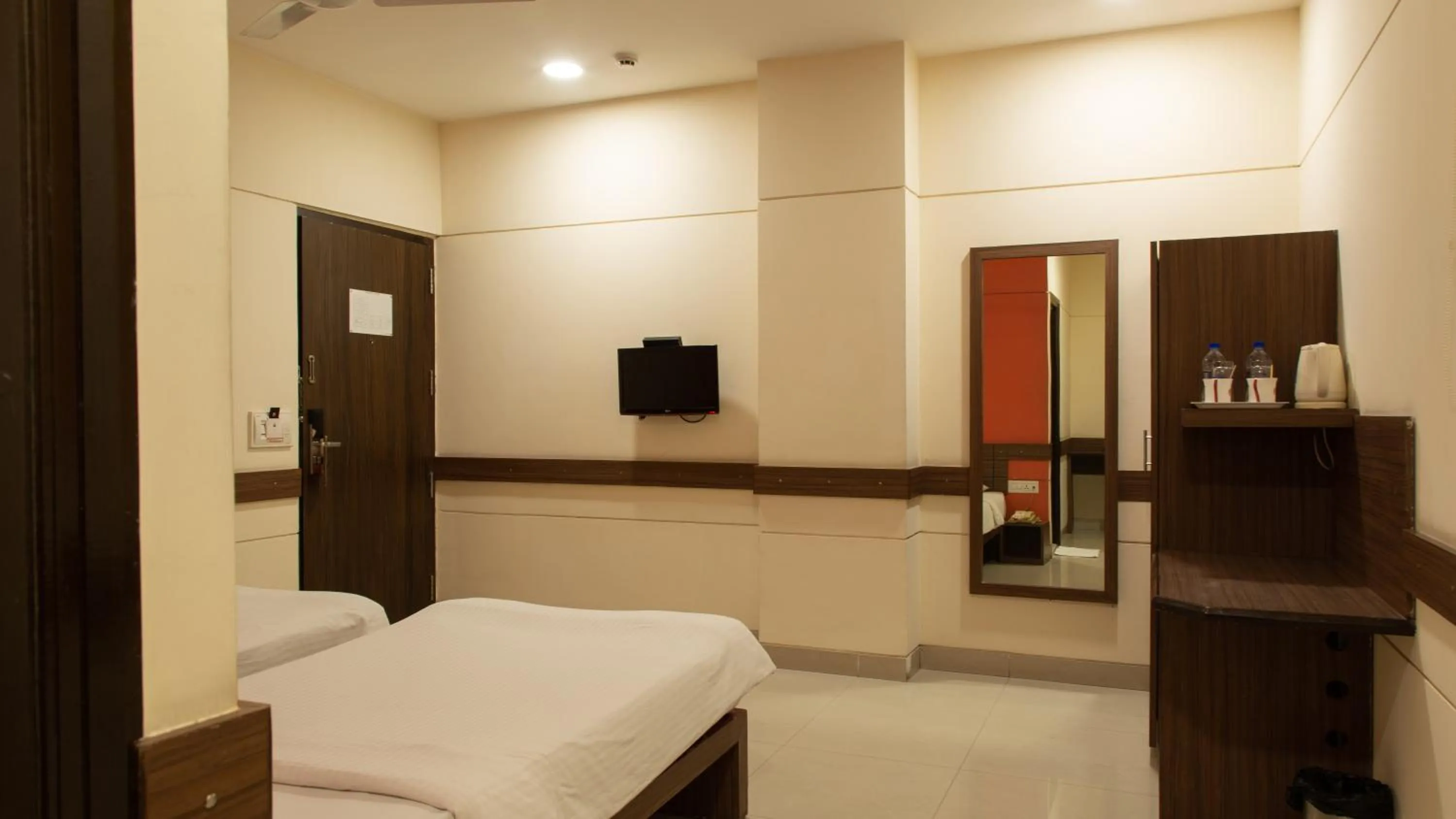 Photo of the whole room, Bed in Ginger Bangalore- Inner Ring Road