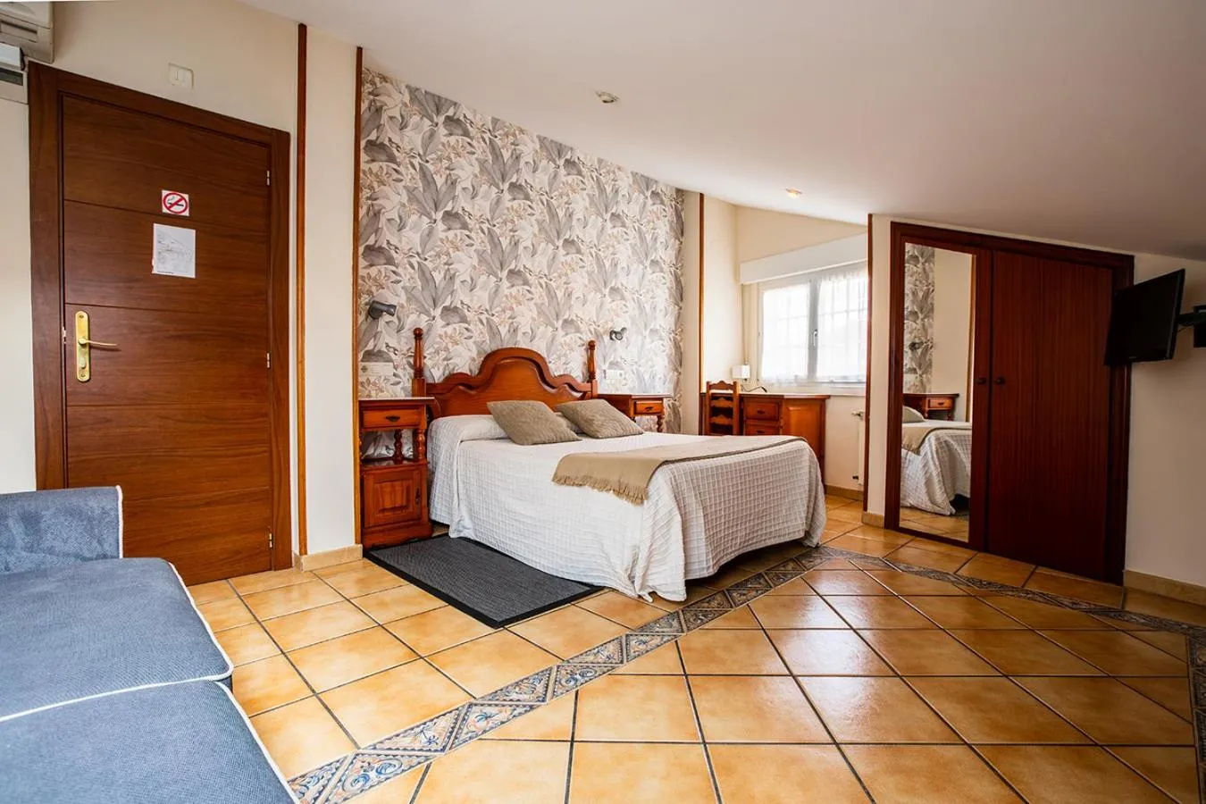 Bedroom, Bed in Pensión Zumardi