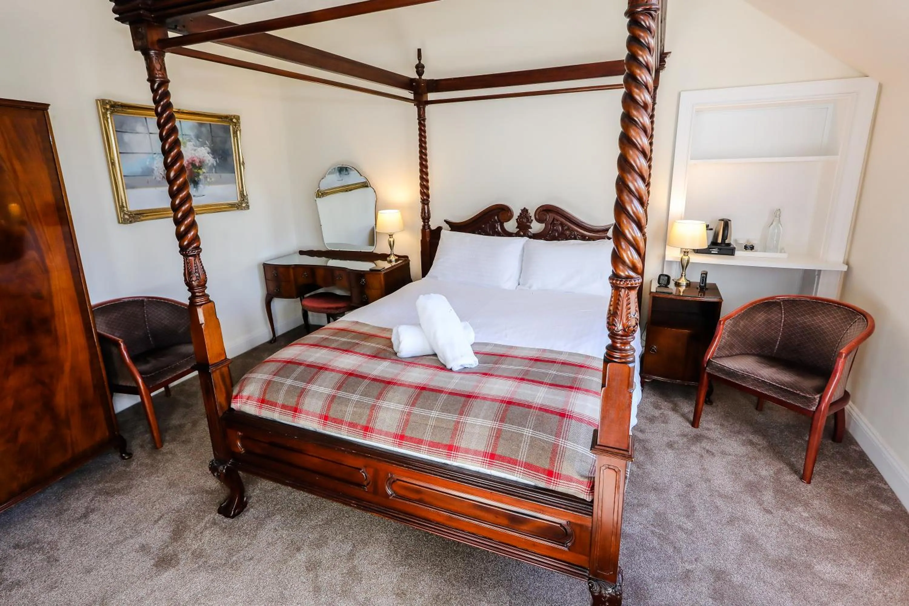 Deluxe King Room in Aye Stay