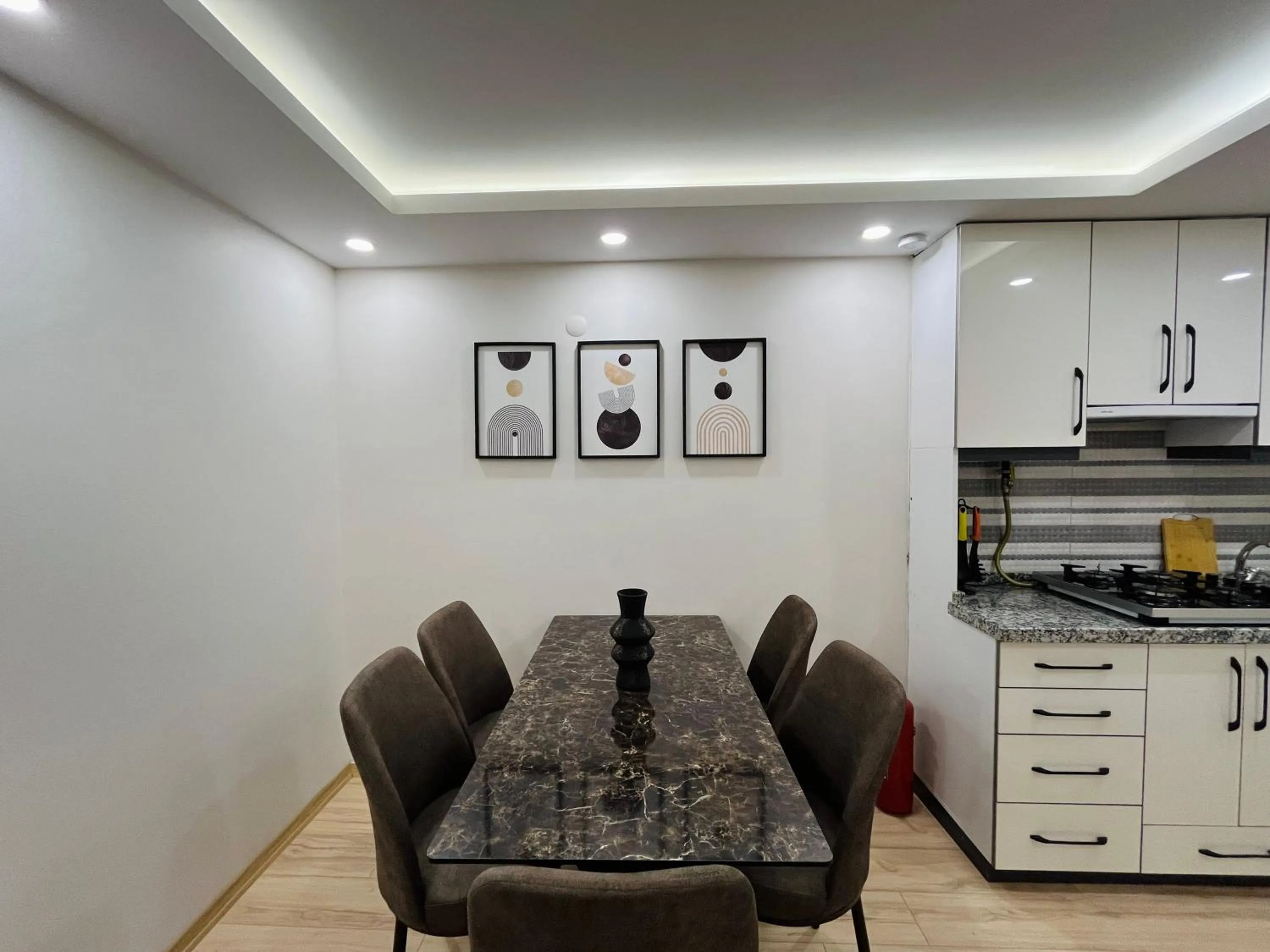 Dining area in Westley Residence Taksim