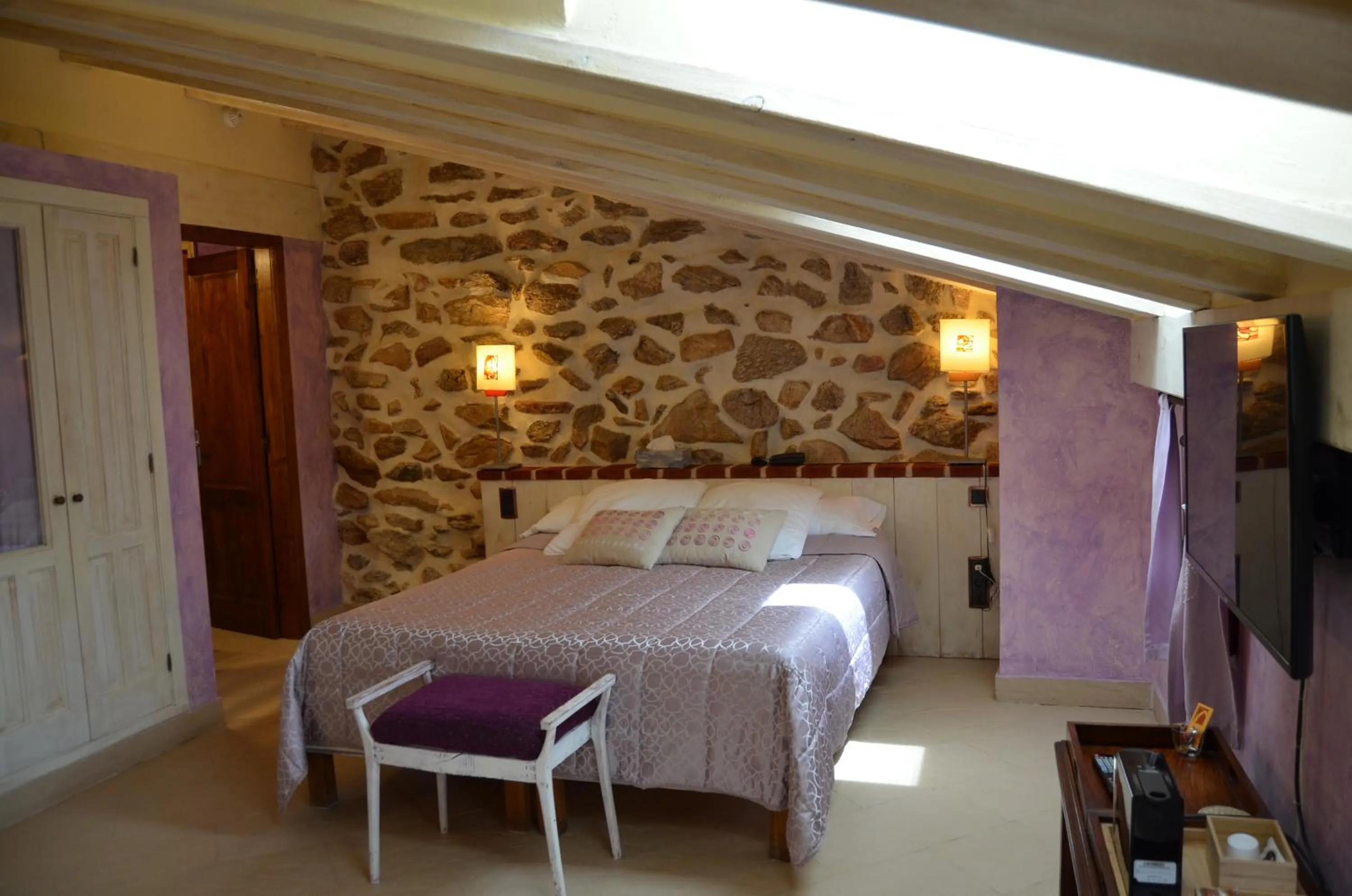 Bed in Hotel La Beltraneja