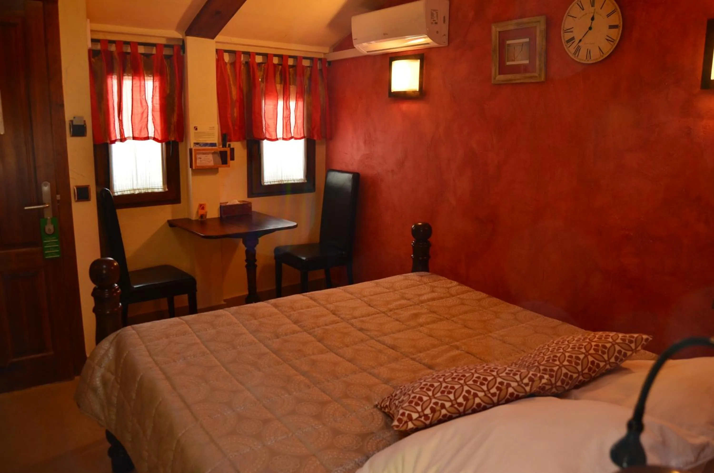 Bed in Hotel La Beltraneja