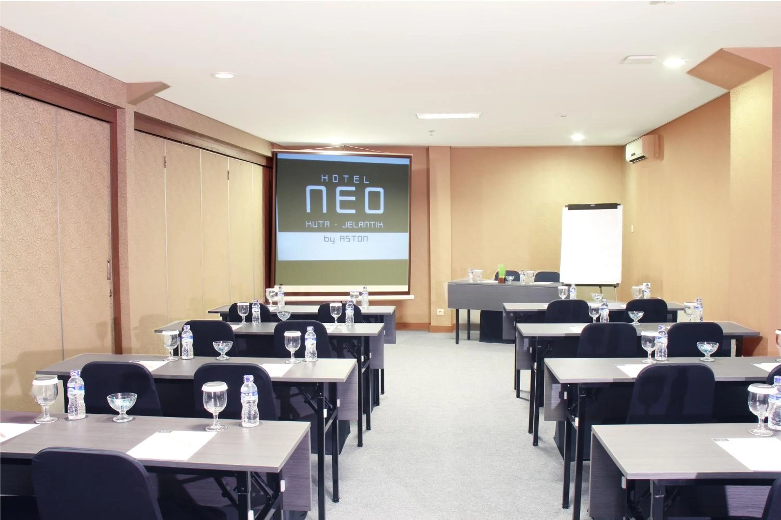 Meeting/conference room in Hotel Neo - Kuta, Jelantik