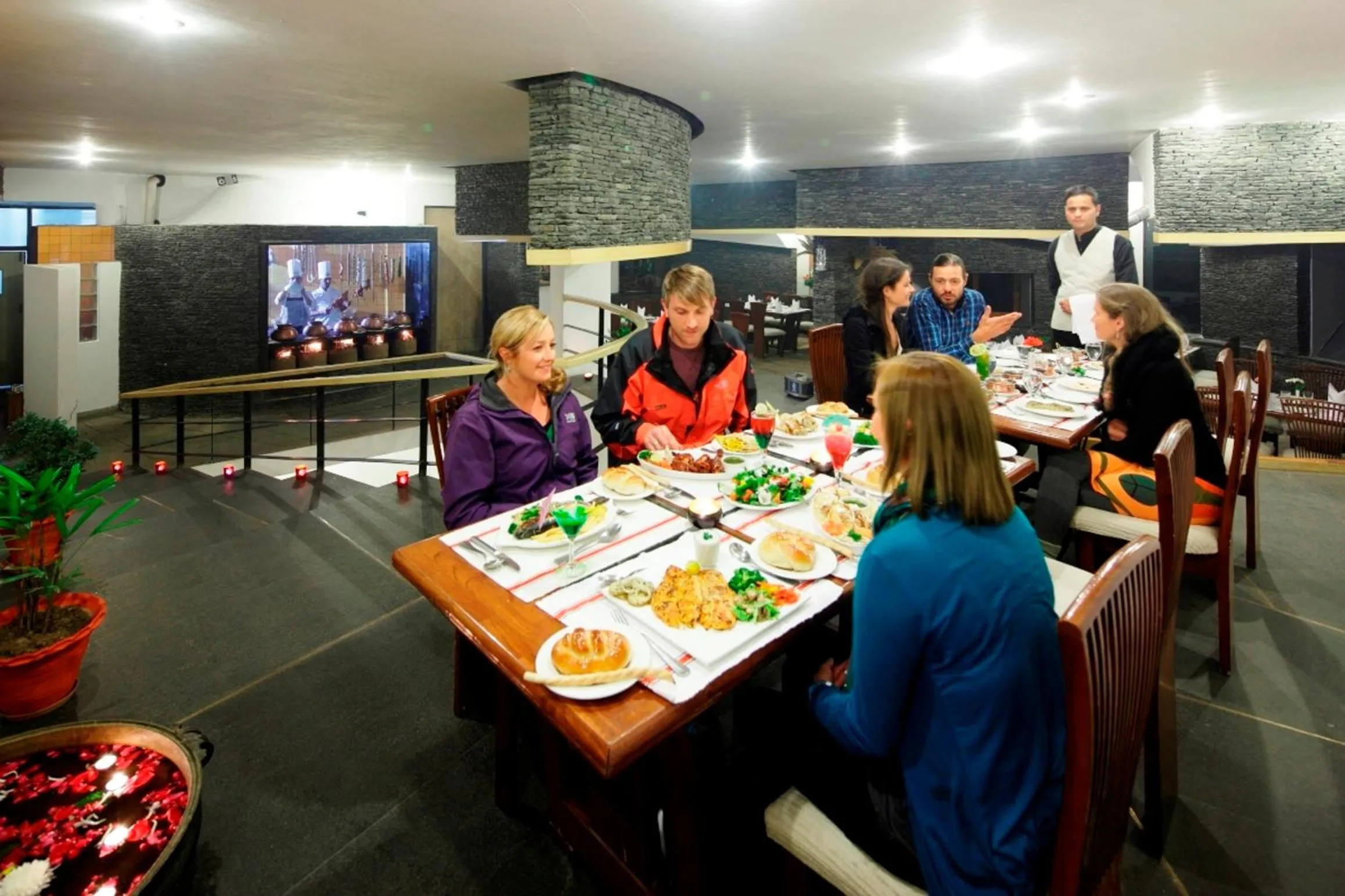 Restaurant/places to eat in Manuallaya The Resort & Spa