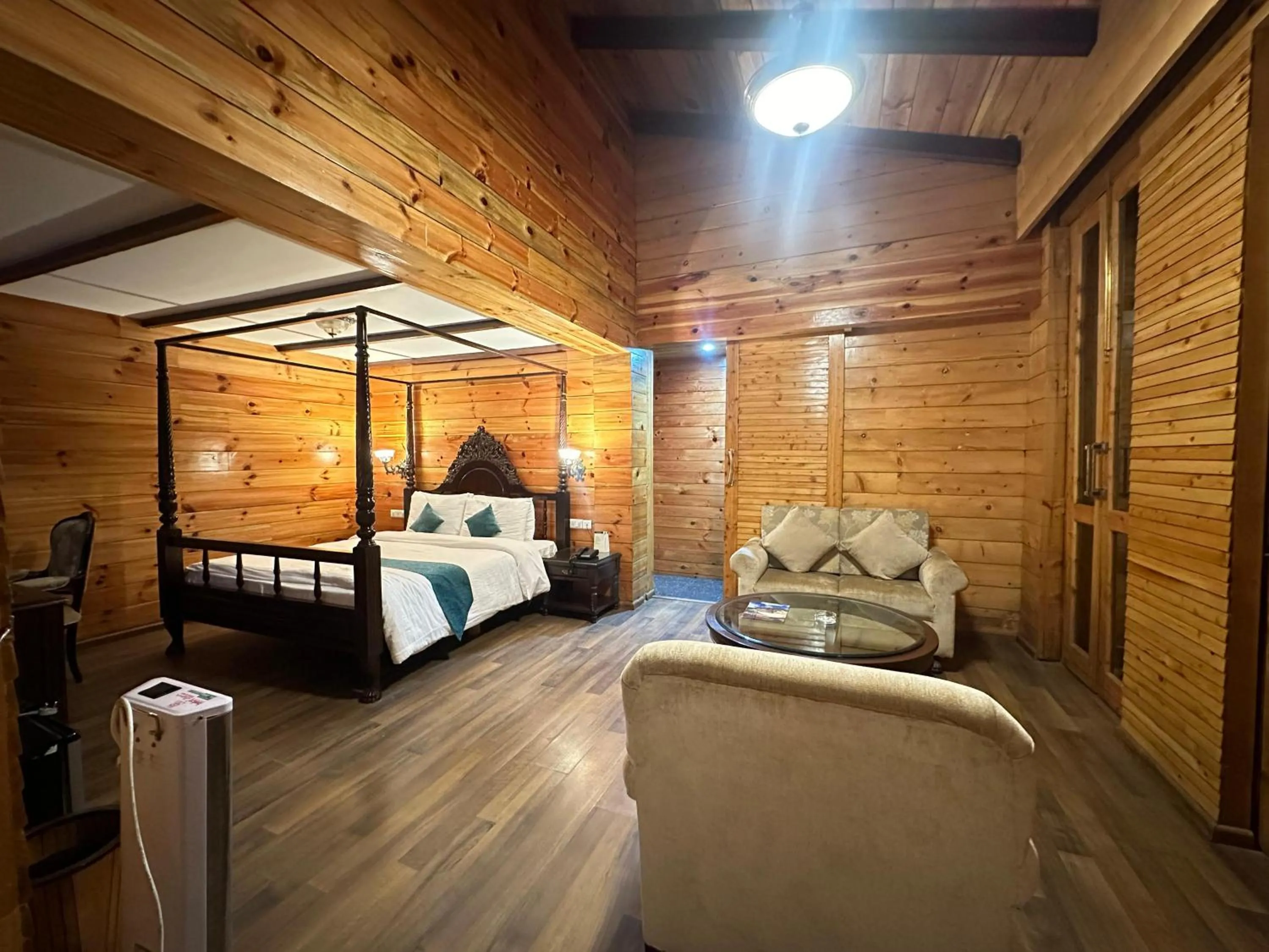 Bed in Manuallaya The Resort & Spa