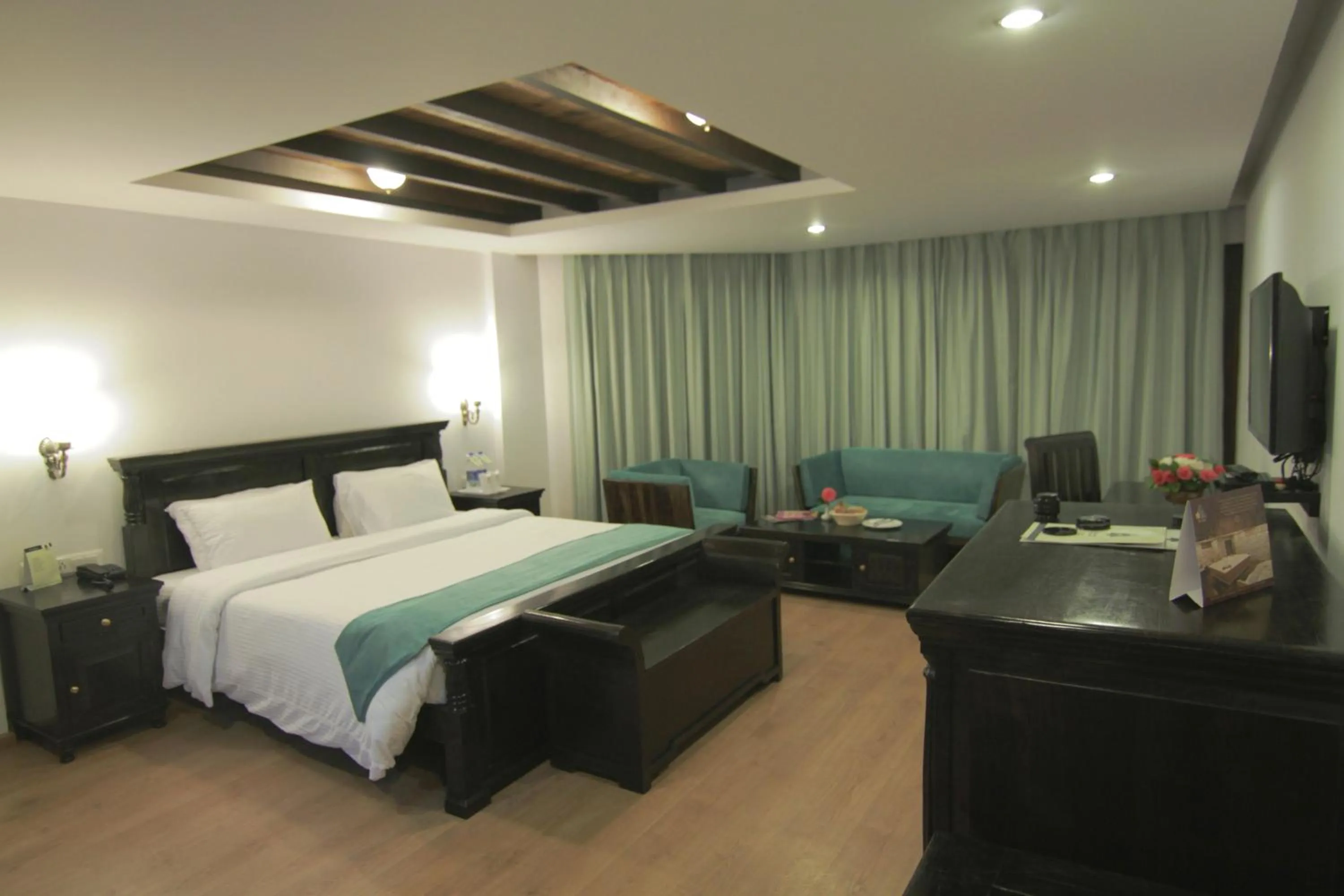 Photo of the whole room, Bed in Manuallaya The Resort & Spa