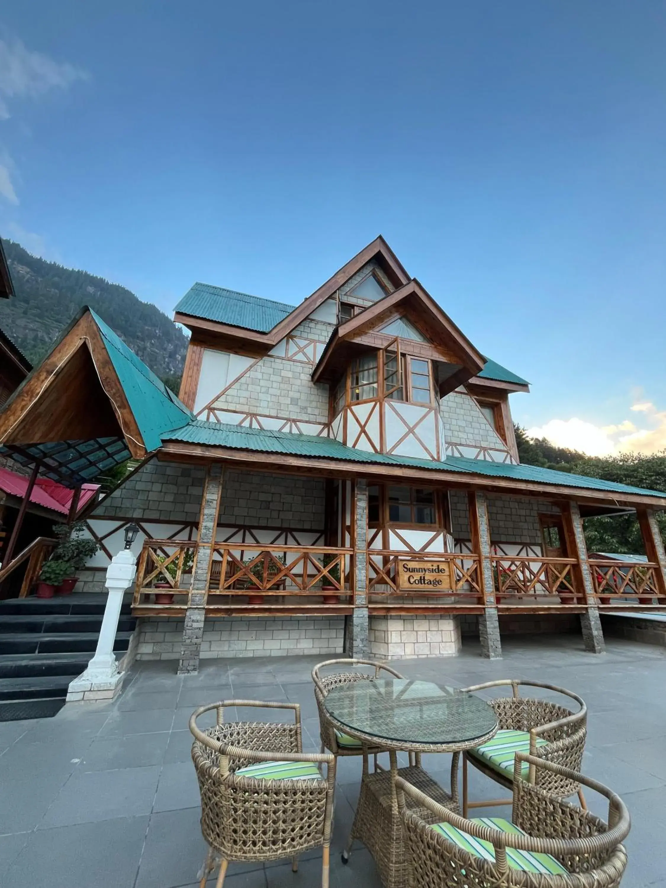 Three-Bedroom Villa in Manuallaya The Resort & Spa Three-Bedroom Villa in Manuallaya The Resort & Spa