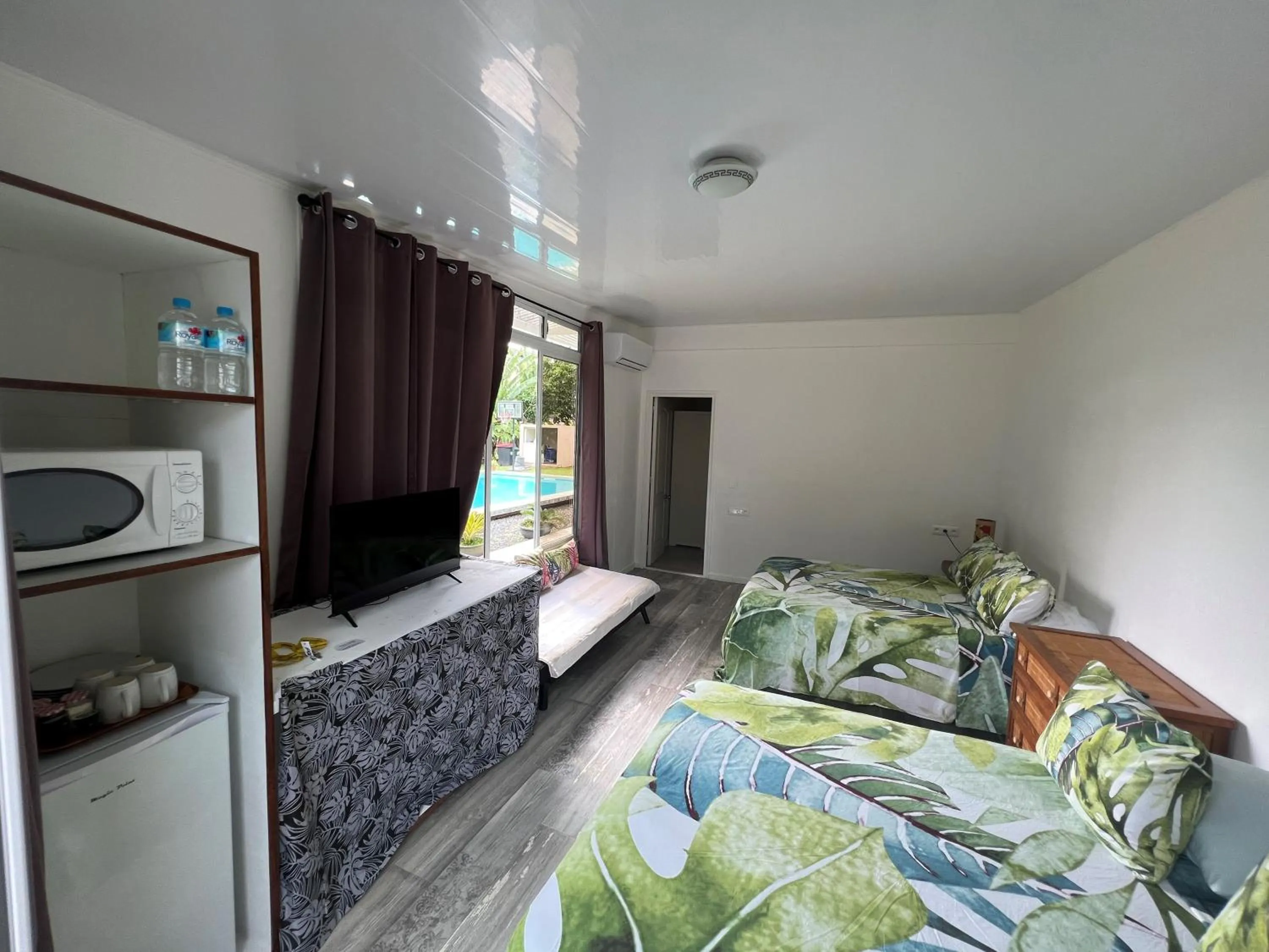 Photo of the whole room in TEA TAHITI Holidays