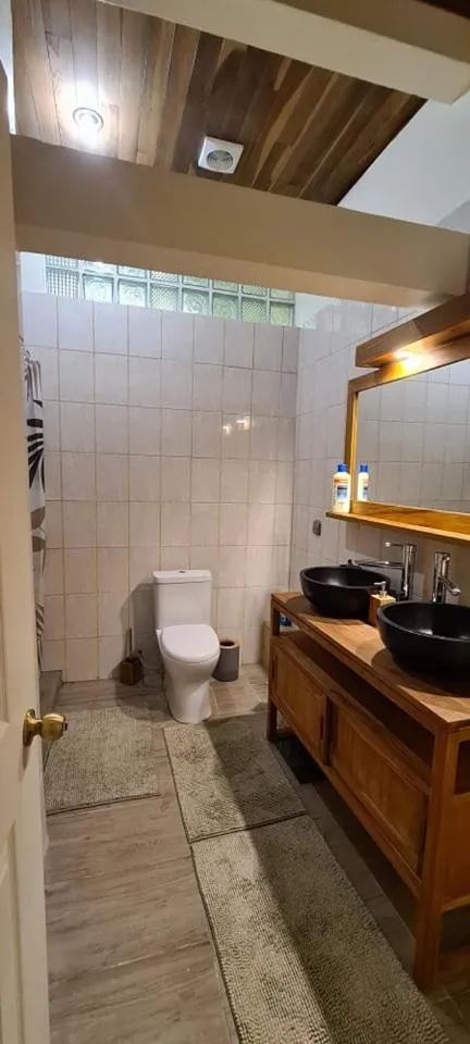 Toilet in TEA TAHITI Holidays