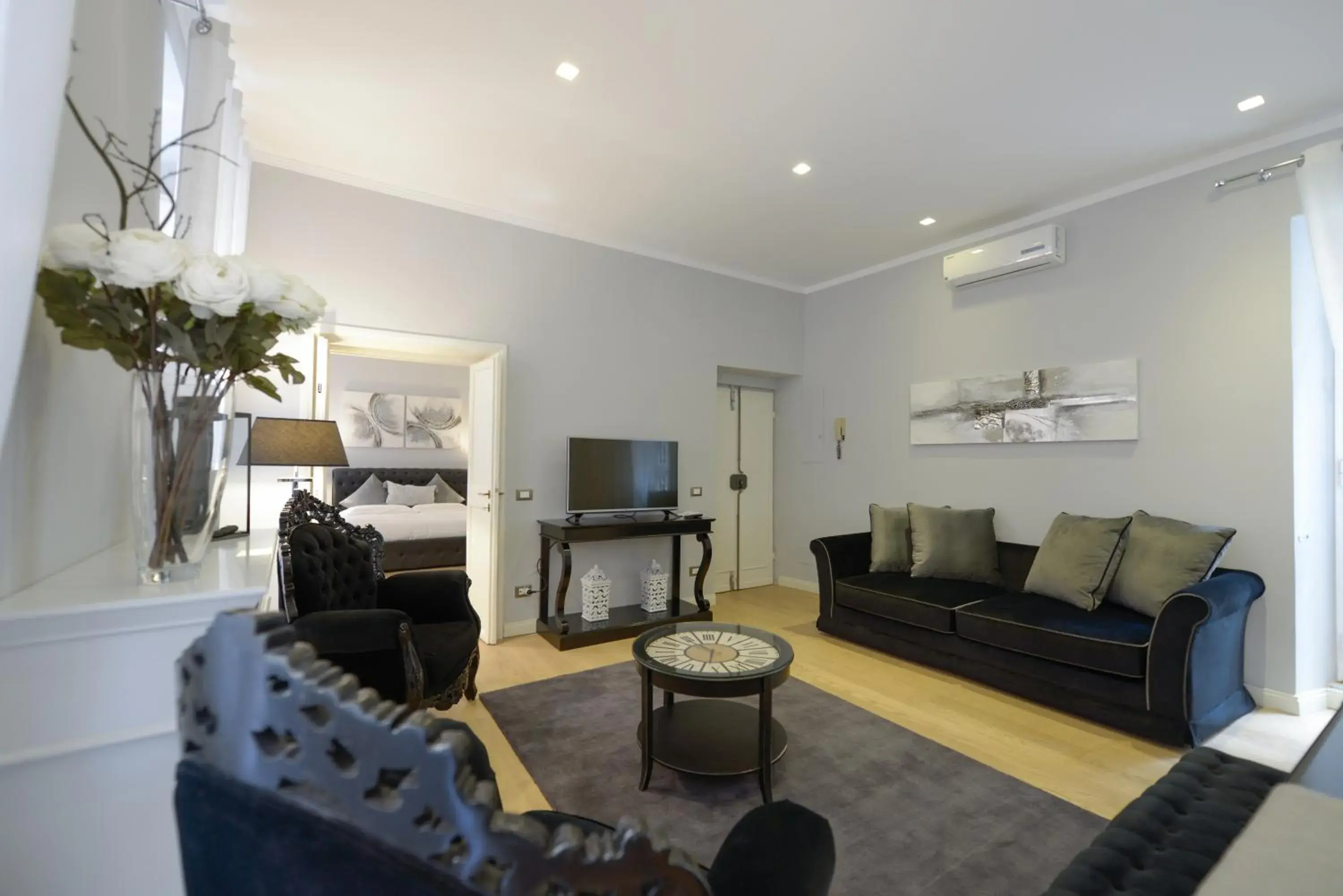 Deluxe Two-Bedroom Apartment - Belsiana in Easydomus Rome Deluxe Two-Bedroom Apartment - Belsiana in Easydomus Rome